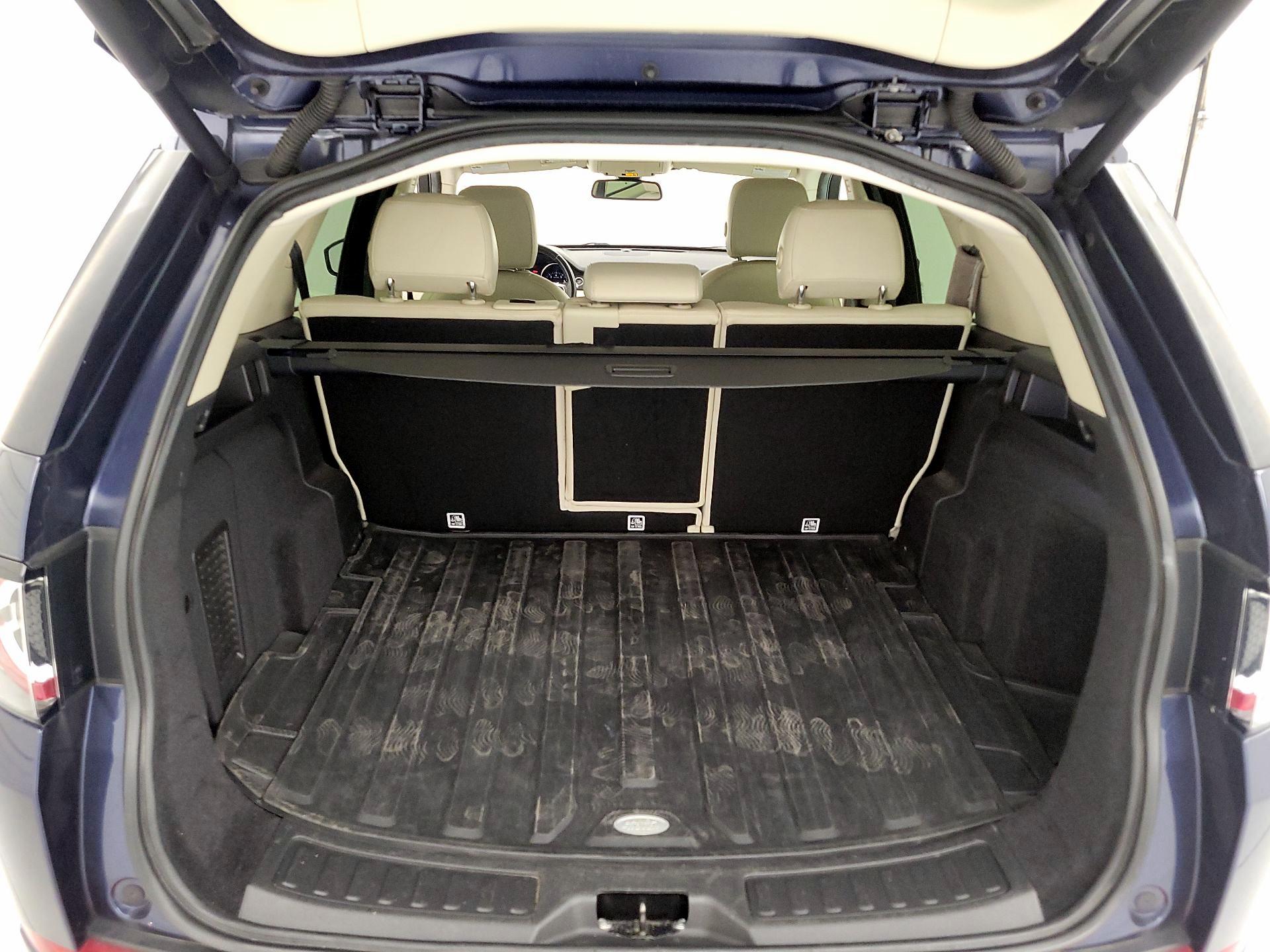 Thumbnail: 2017 Land Rover Discovery Sport - 20