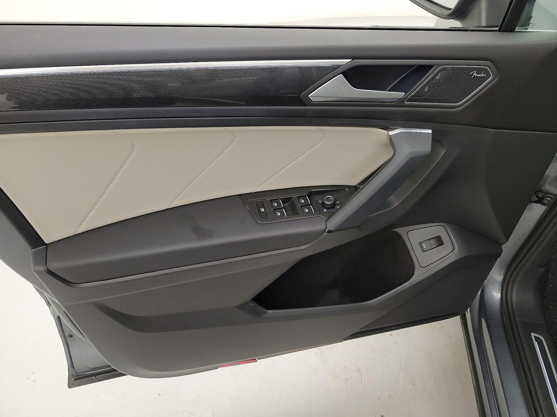 Thumbnail: 2019 Volkswagen Tiguan - 12