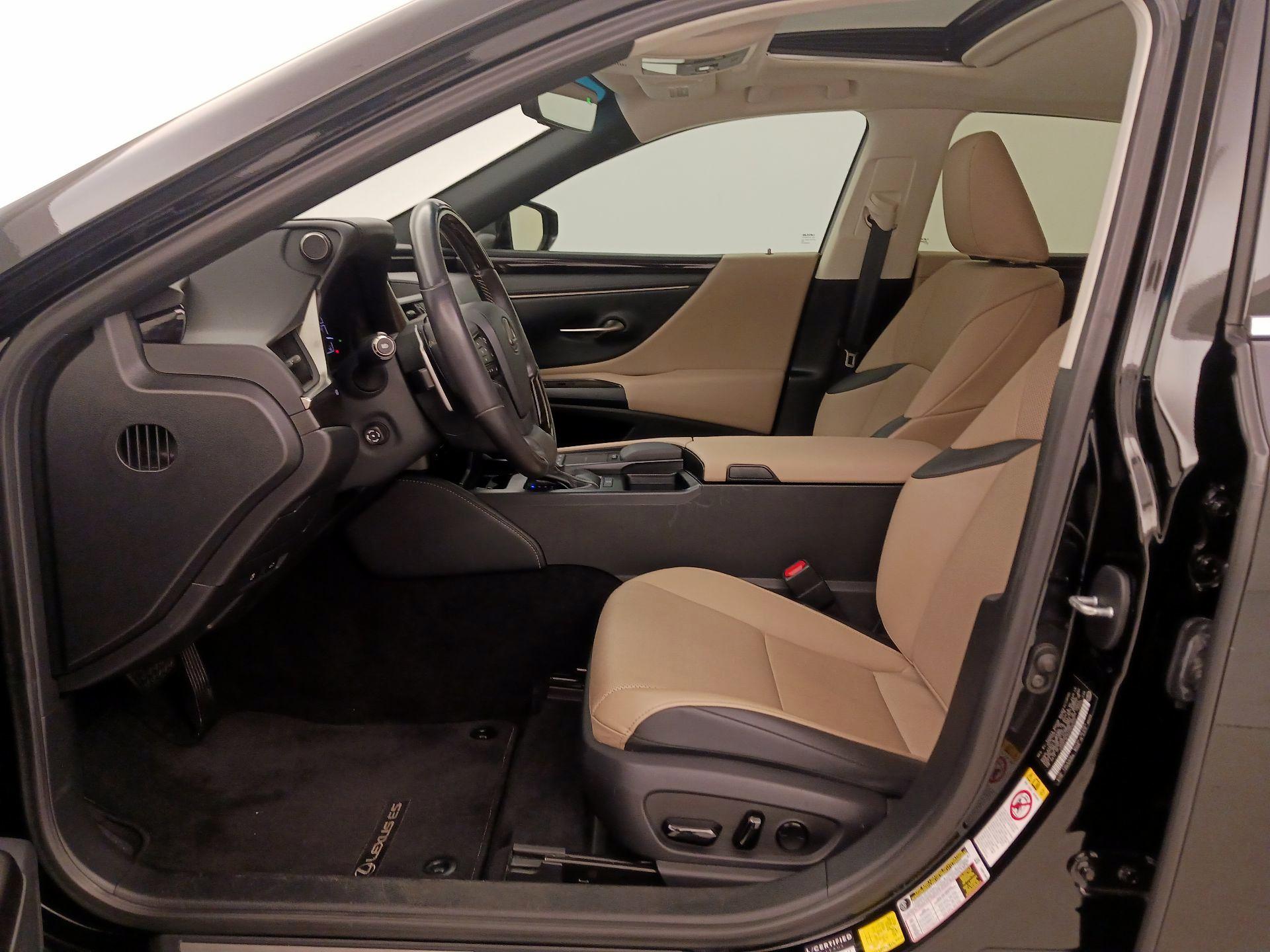 Thumbnail: 2019 Lexus ES - 11