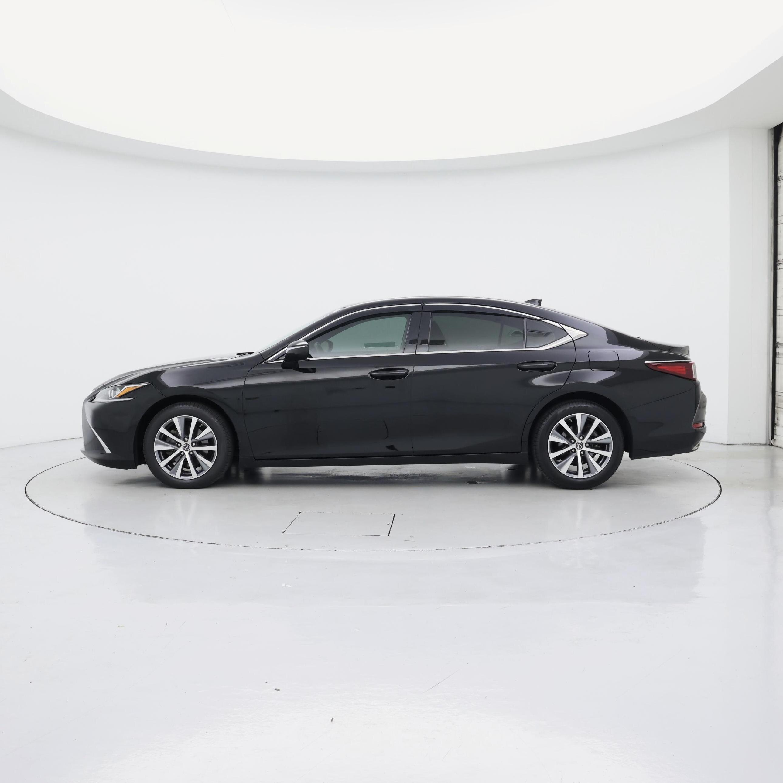 Thumbnail: 2019 Lexus ES - 3