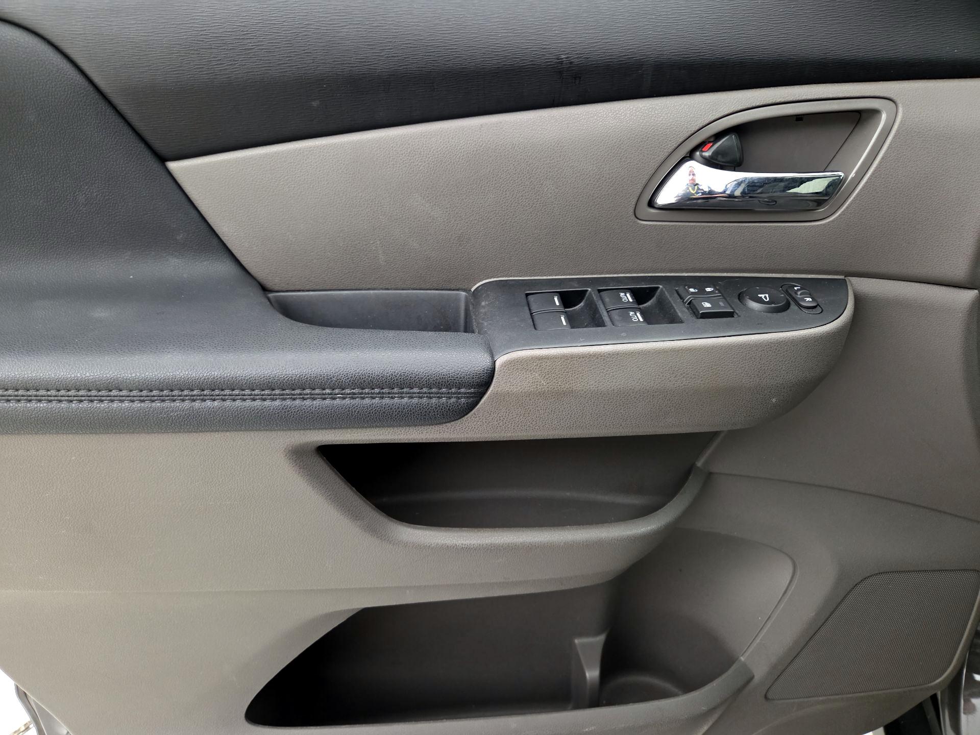 Thumbnail: 2015 Honda Odyssey - 12