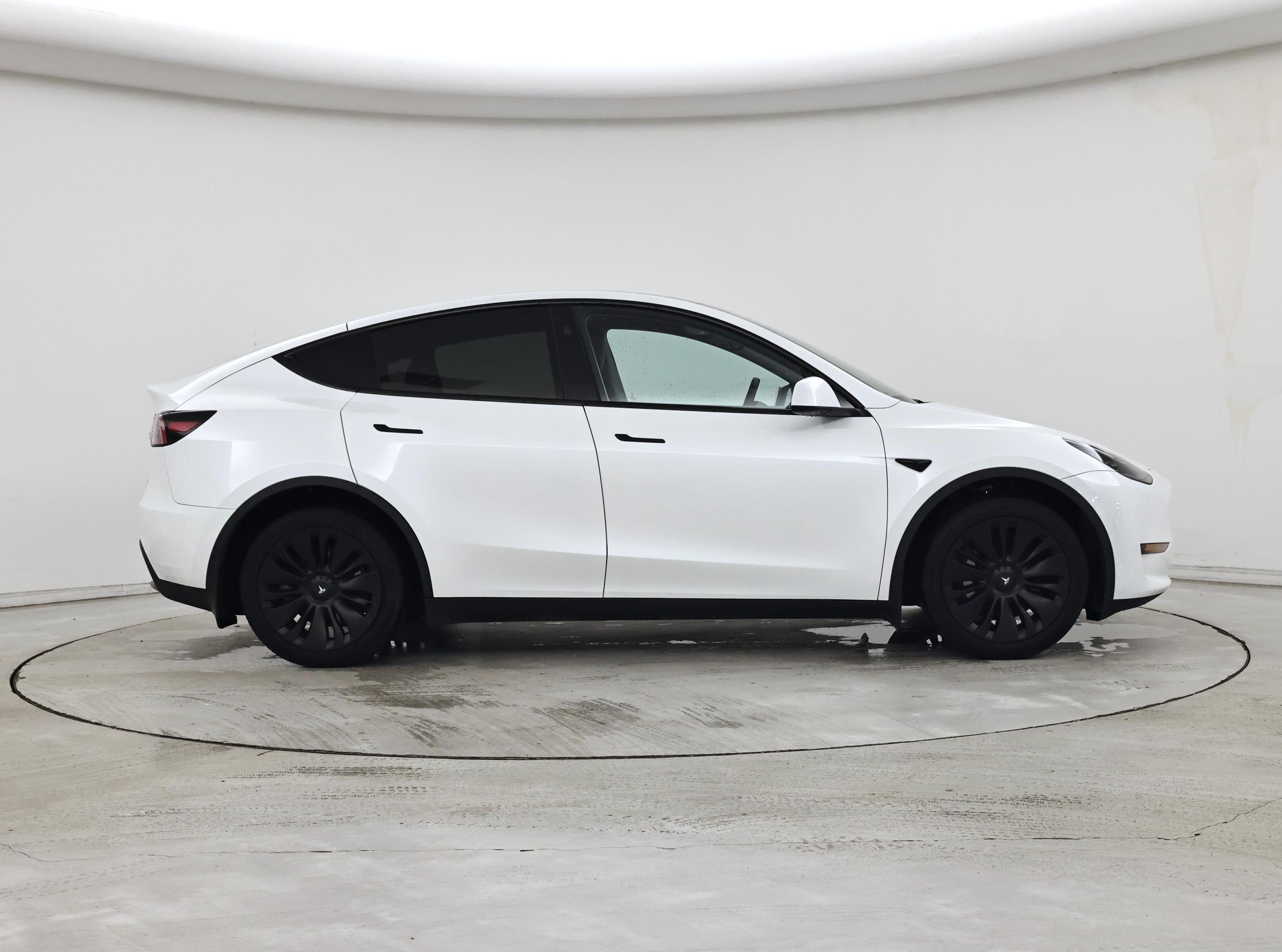 Thumbnail: 2023 Tesla Model Y - 7