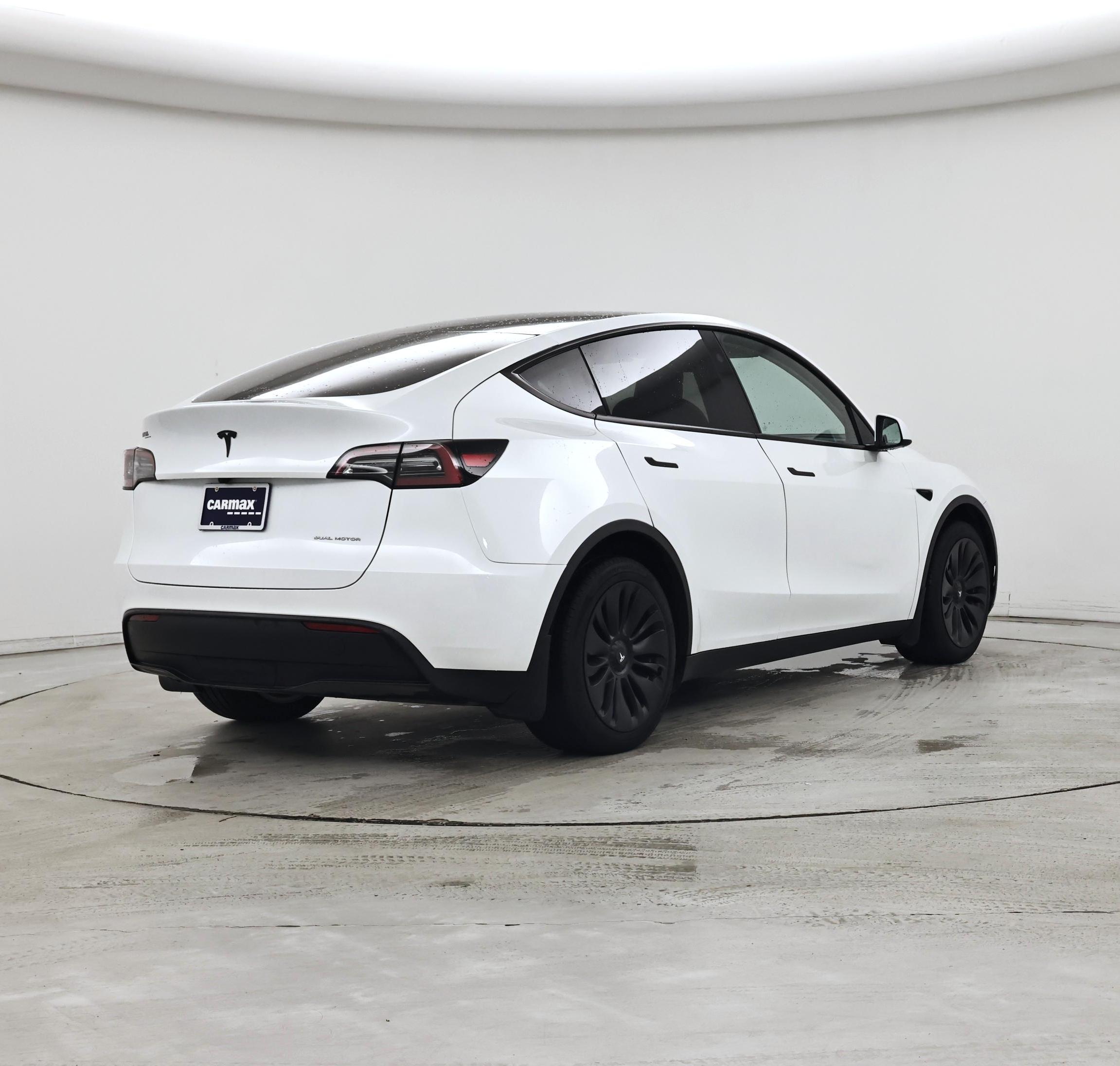 Thumbnail: 2023 Tesla Model Y - 8