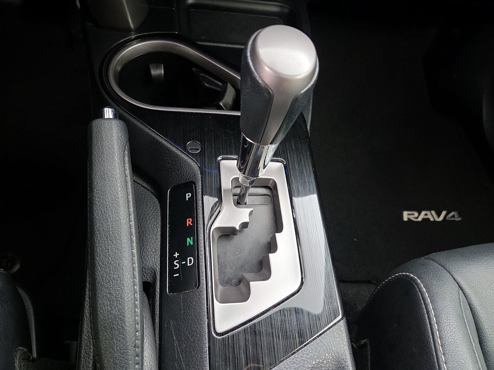 Thumbnail: 2017 Toyota RAV4 - 18