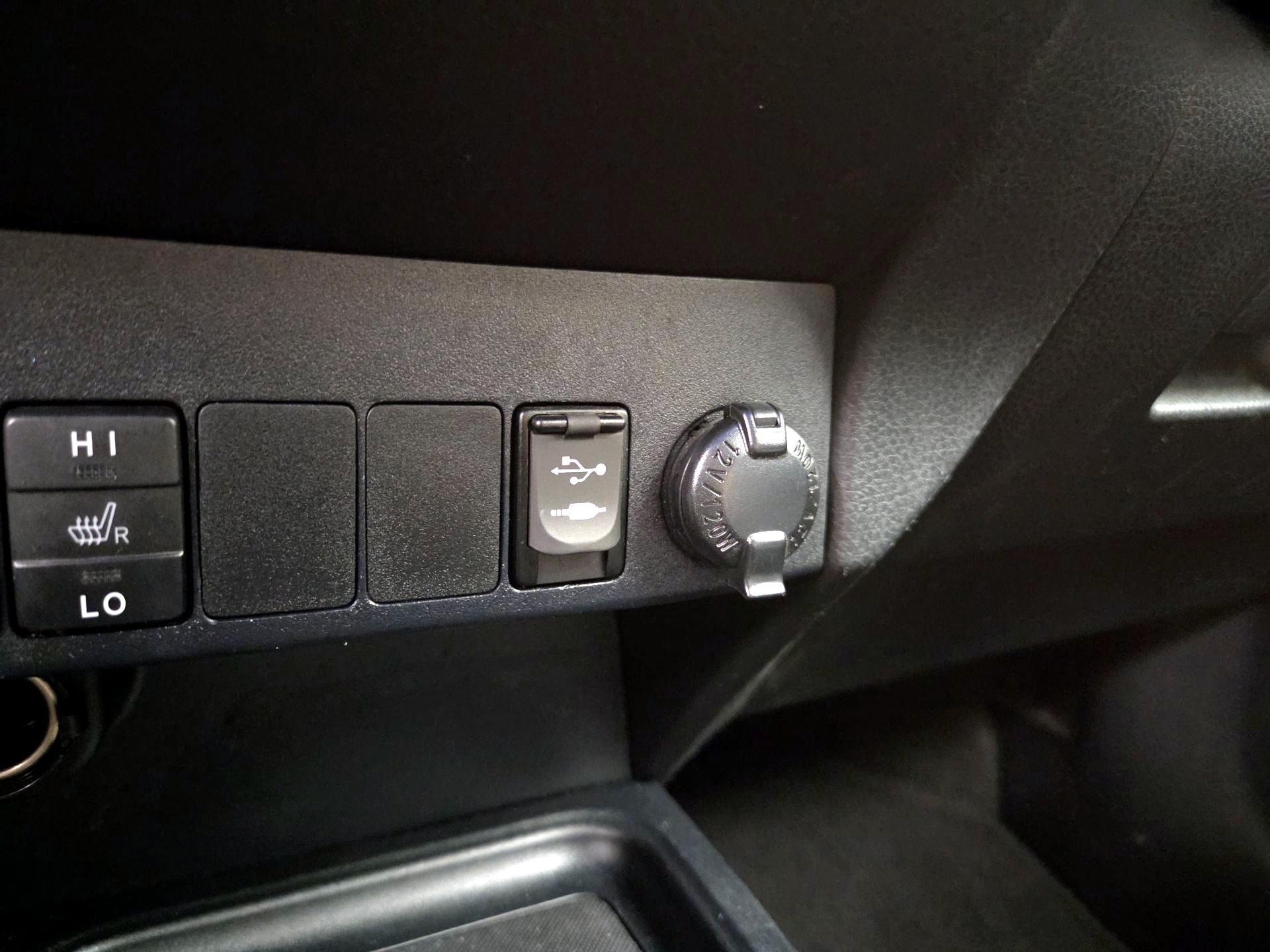 Thumbnail: 2017 Toyota RAV4 - 19