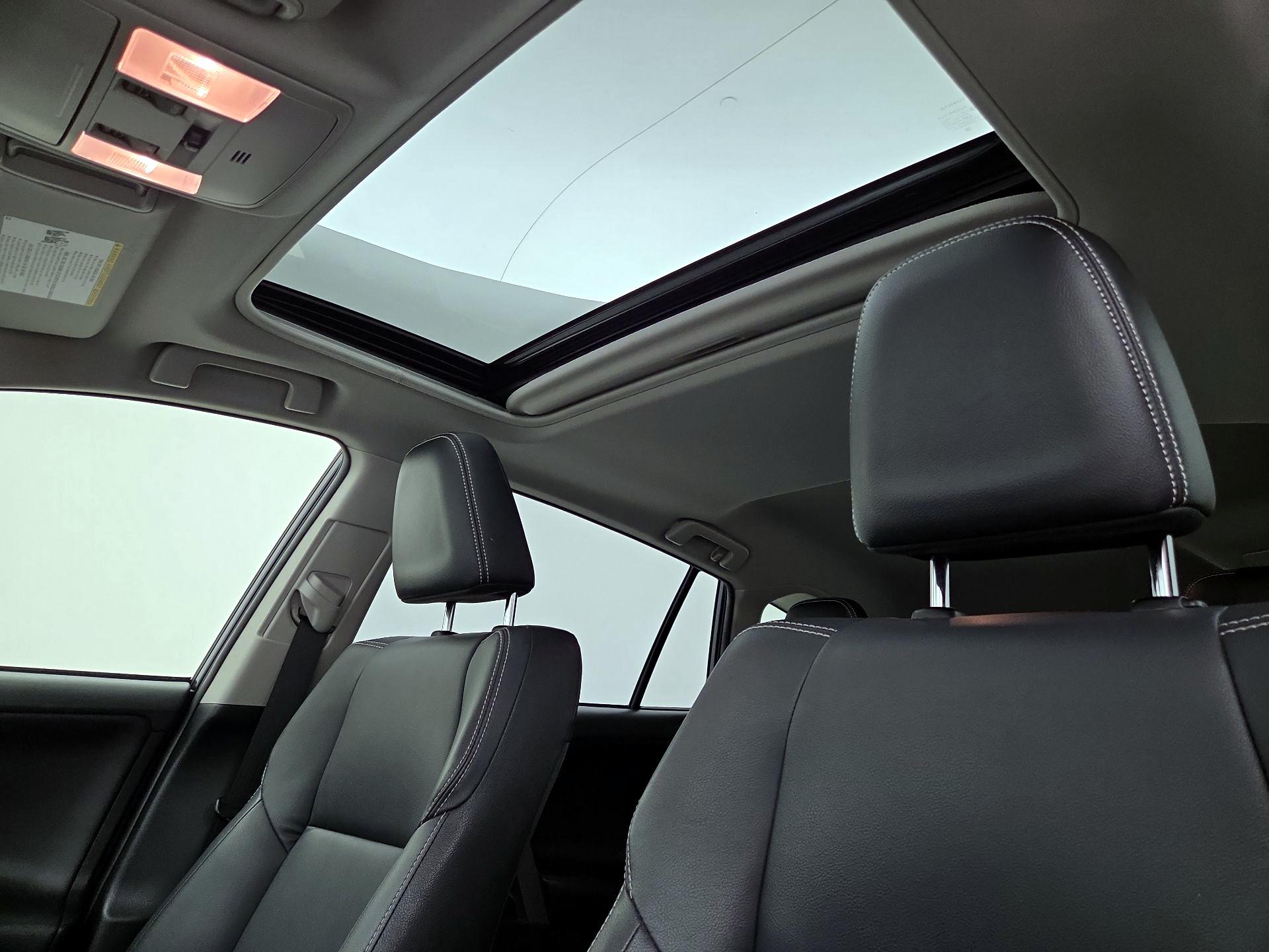 Thumbnail: 2017 Toyota RAV4 - 20