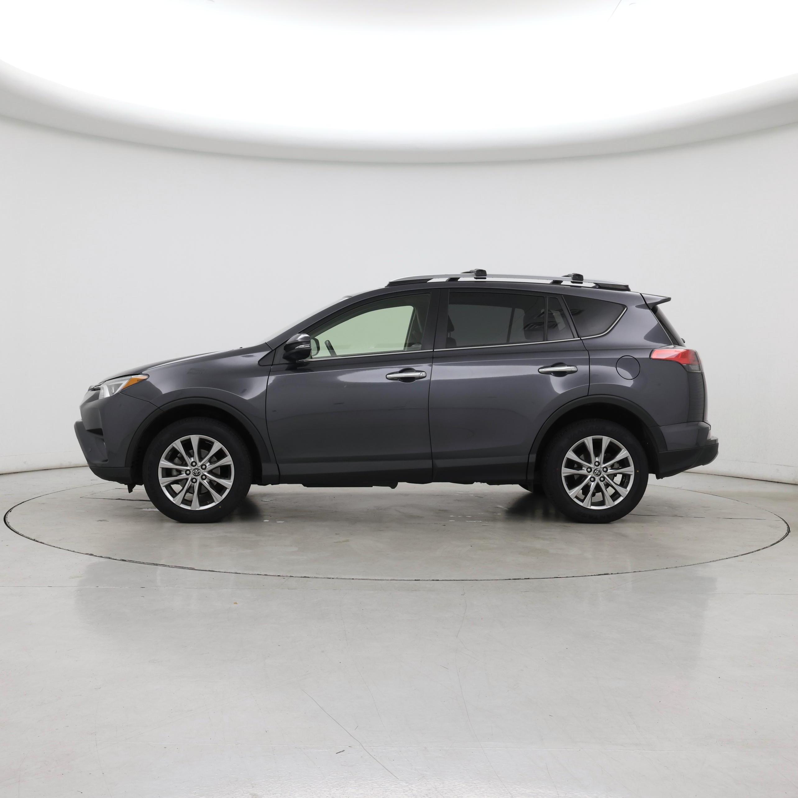 Thumbnail: 2017 Toyota RAV4 - 3