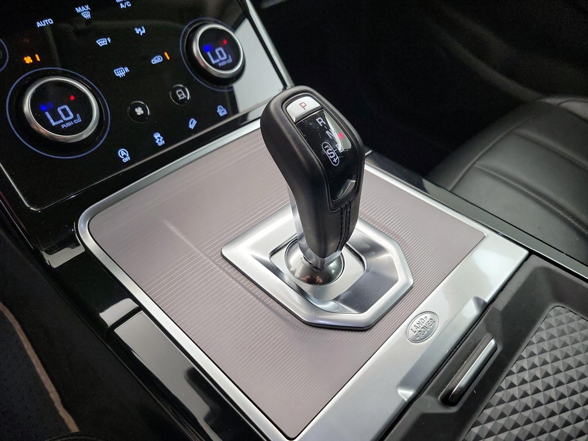Thumbnail: 2020 Land Rover Range Rover Evoque - 17