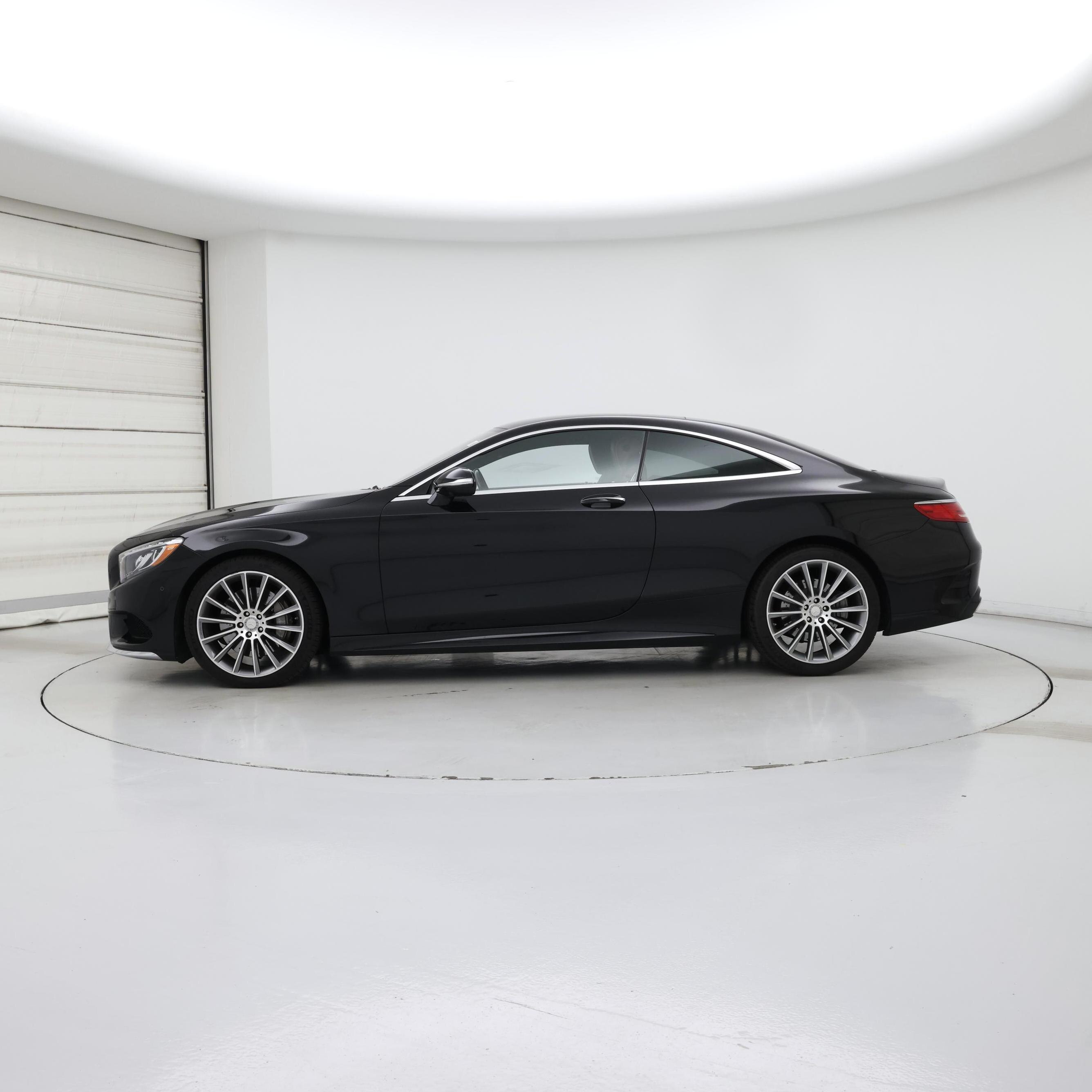 Thumbnail: 2016 Mercedes-Benz S-Class - 3