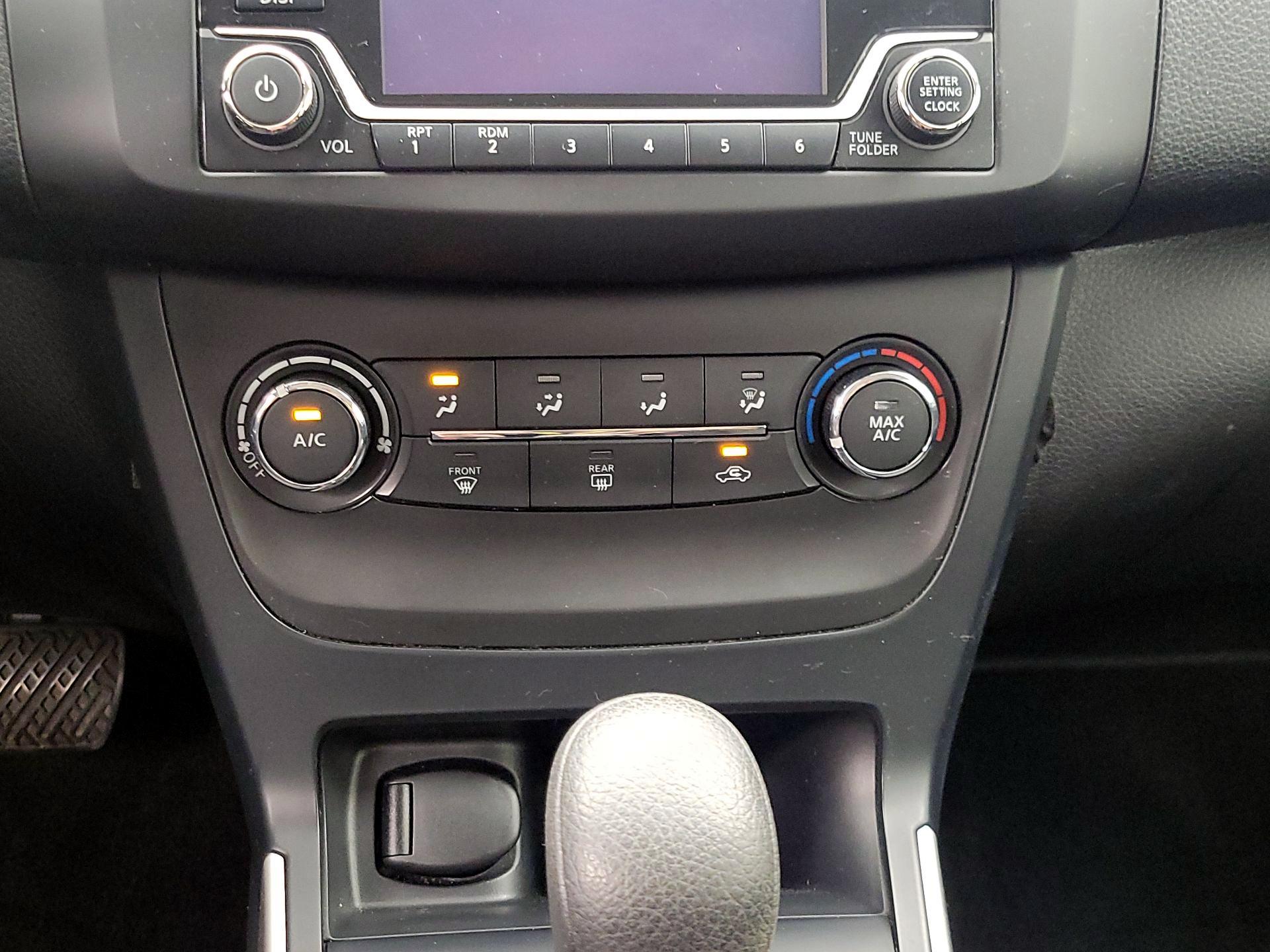 Thumbnail: 2018 Nissan Sentra - 16