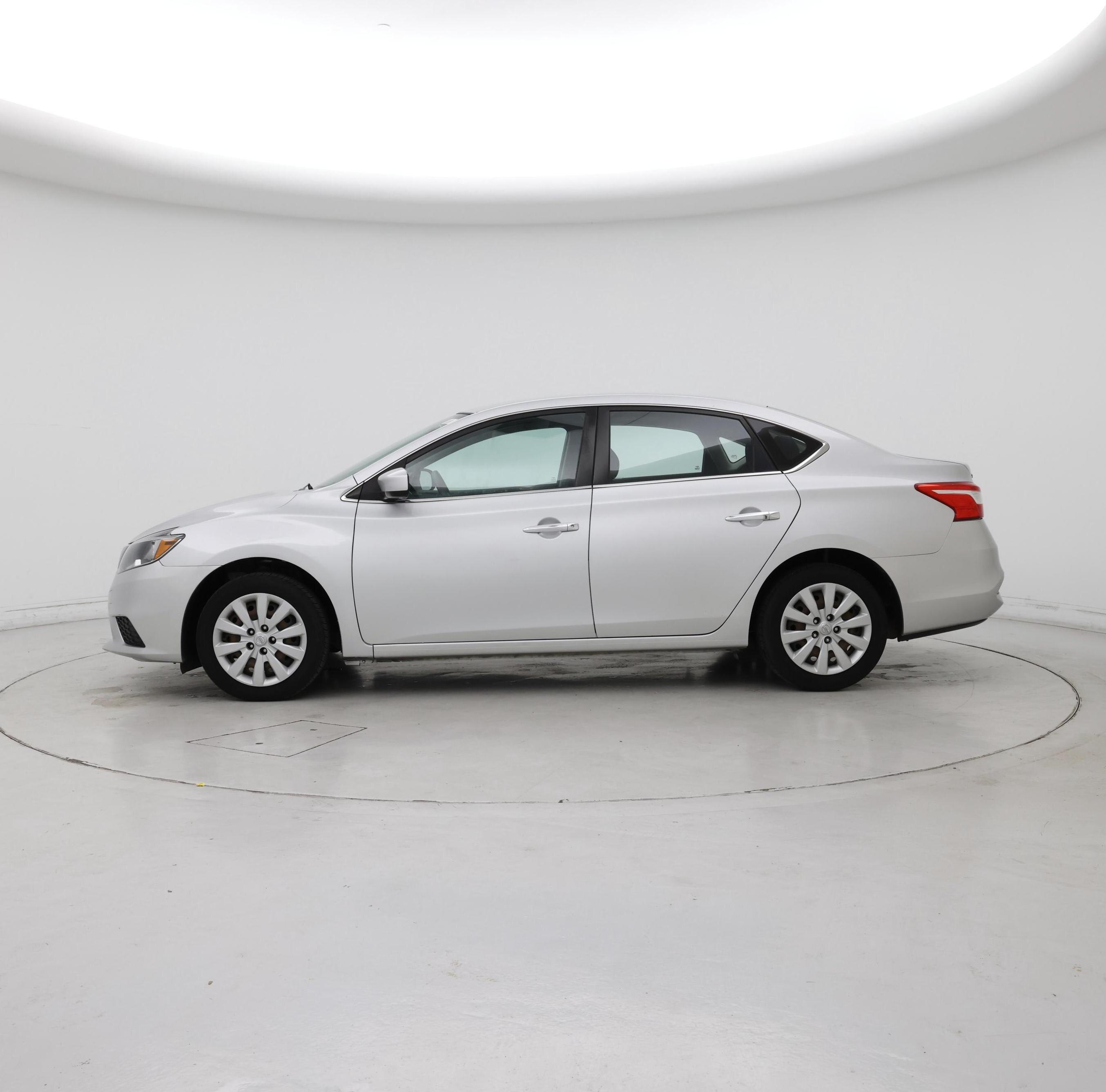 Thumbnail: 2018 Nissan Sentra - 3