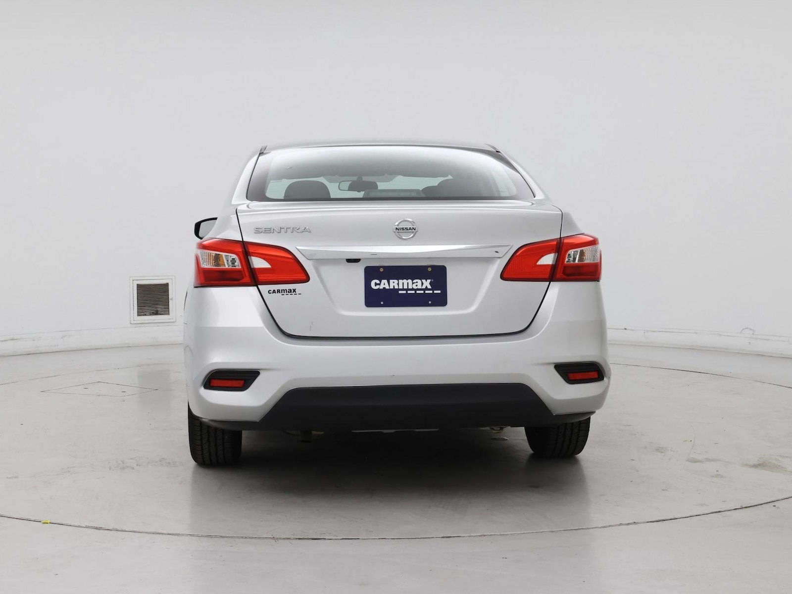 2018 Nissan Sentra S - Photo 7