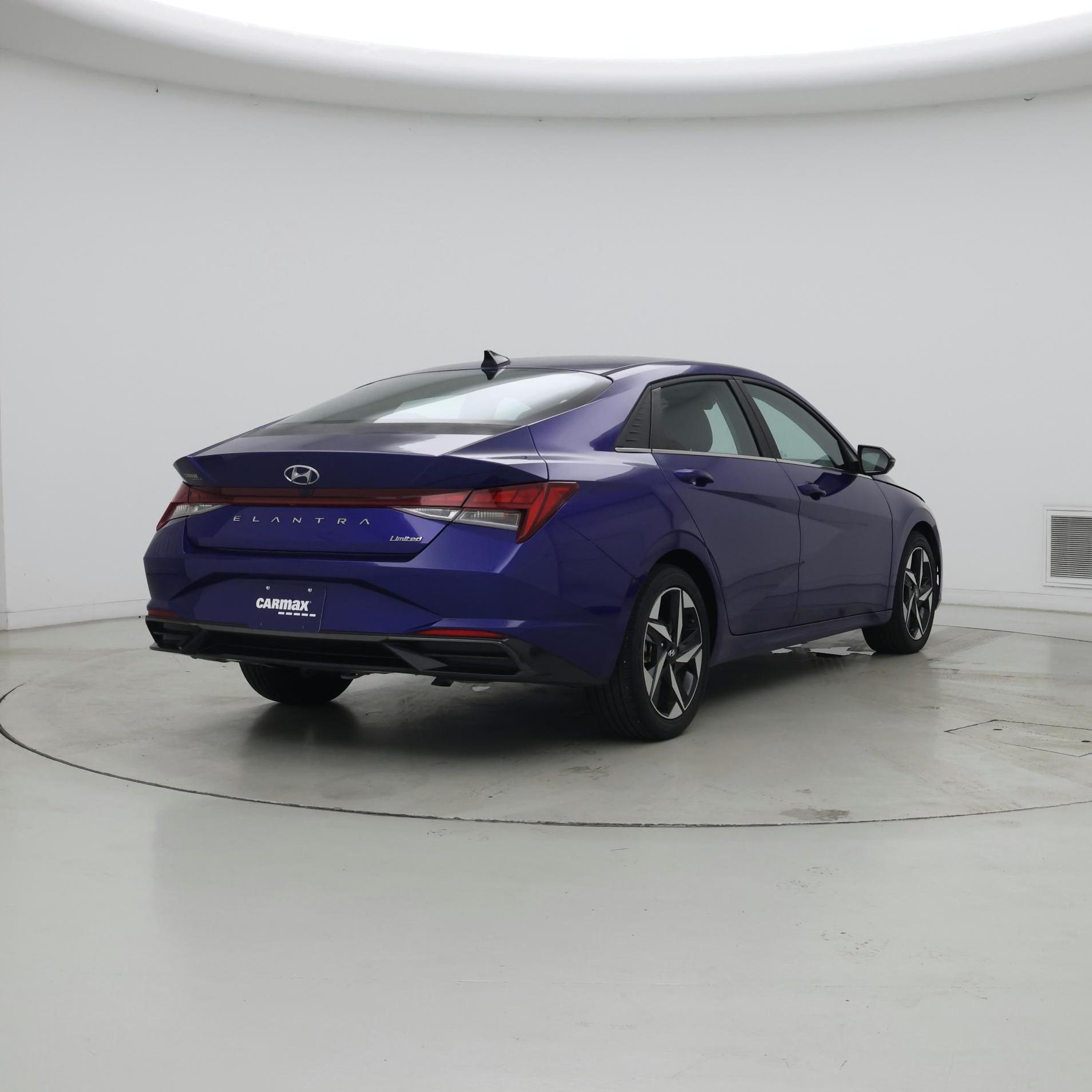Thumbnail: 2023 Hyundai Elantra - 8