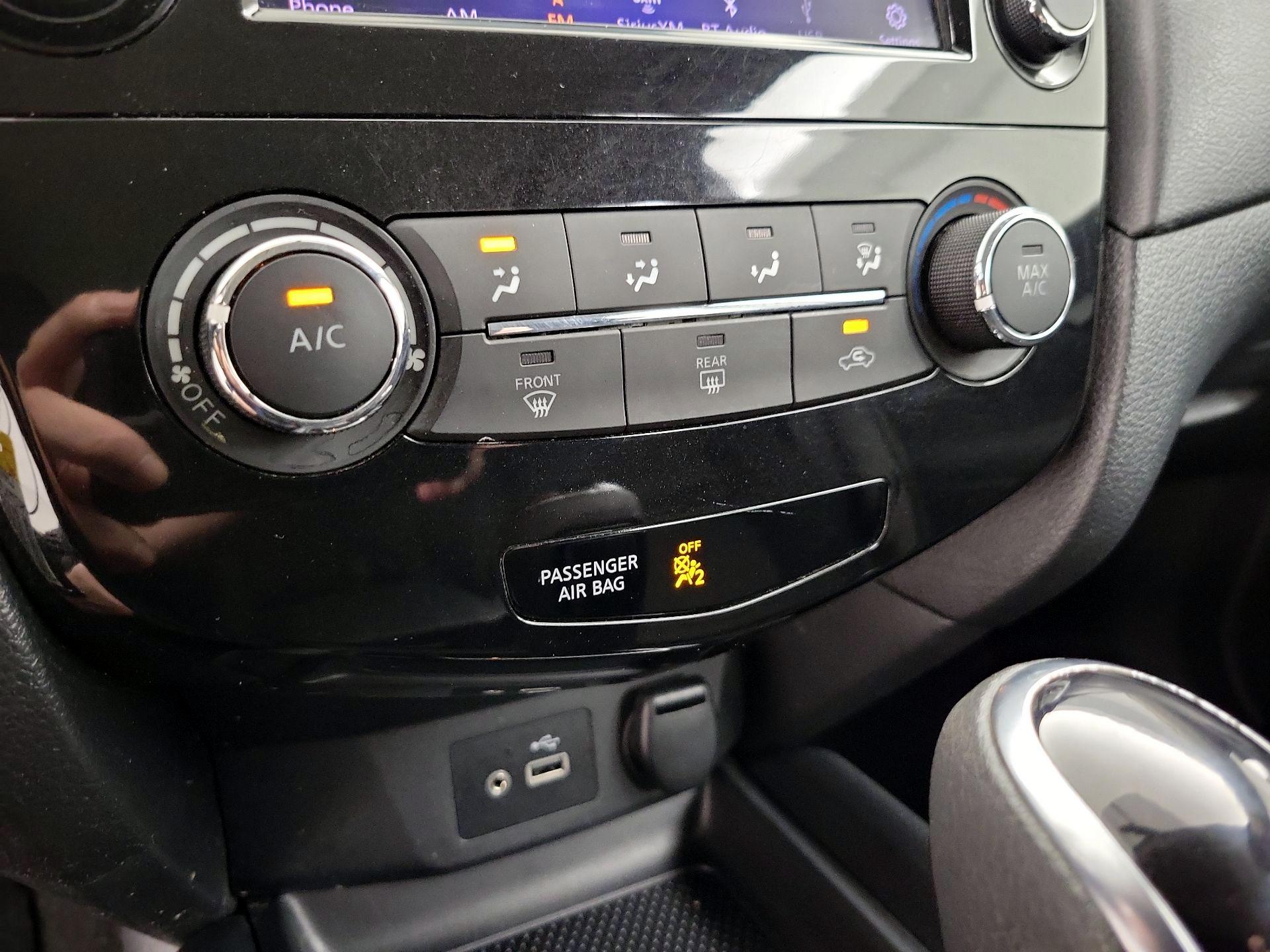 Thumbnail: 2018 Nissan Rogue - 16