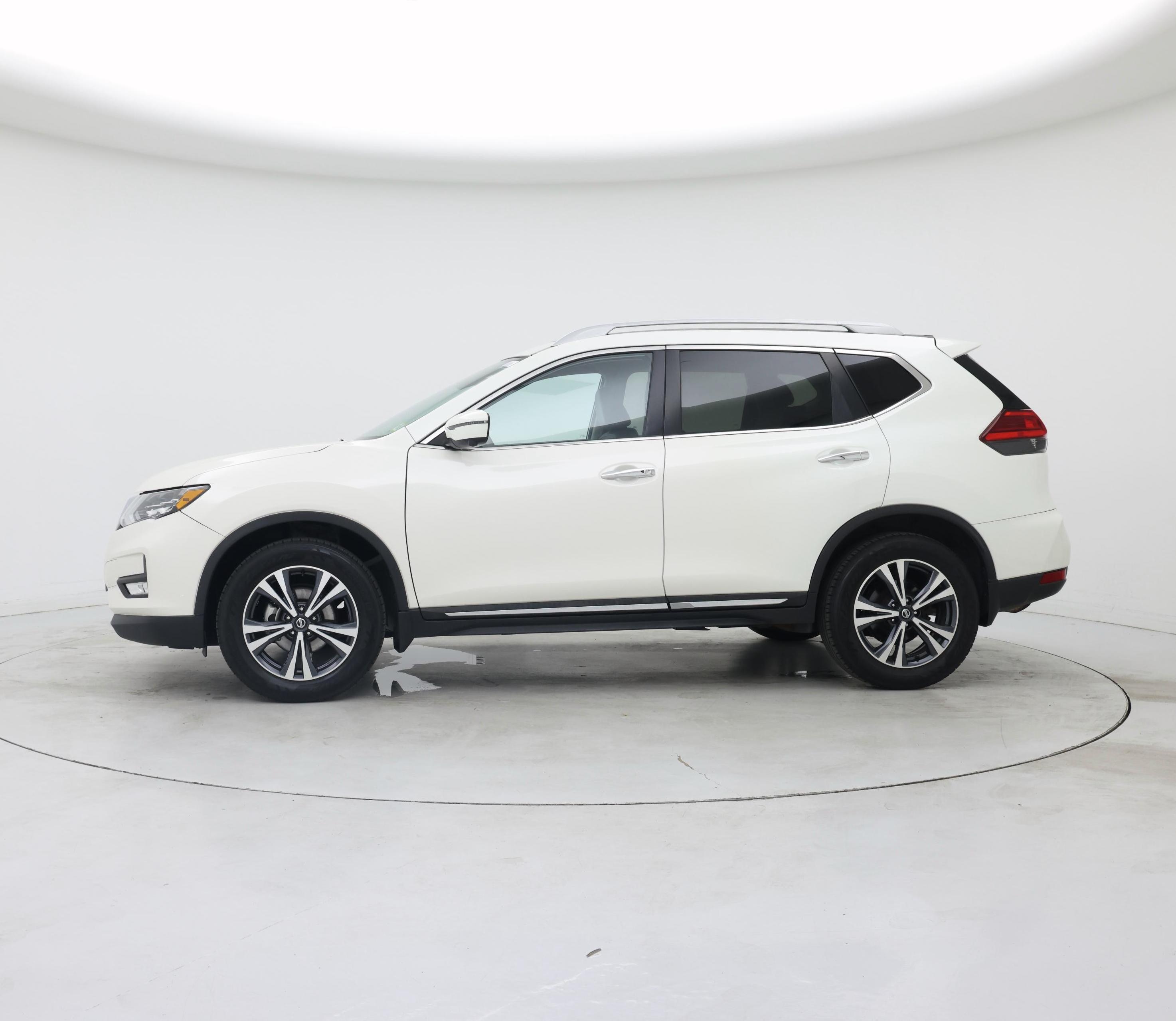 Thumbnail: 2017 Nissan Rogue - 3