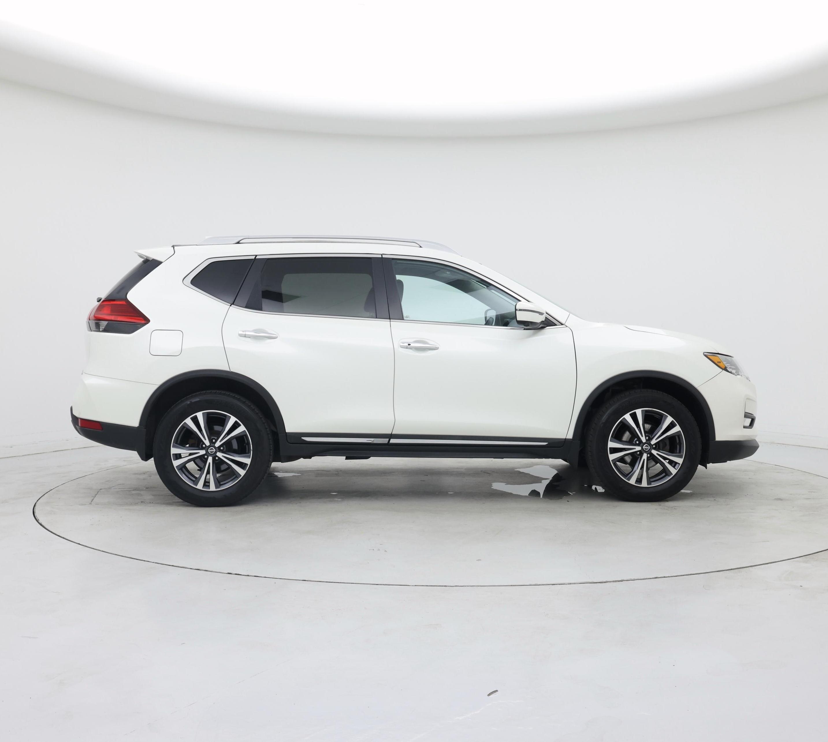 Thumbnail: 2017 Nissan Rogue - 7