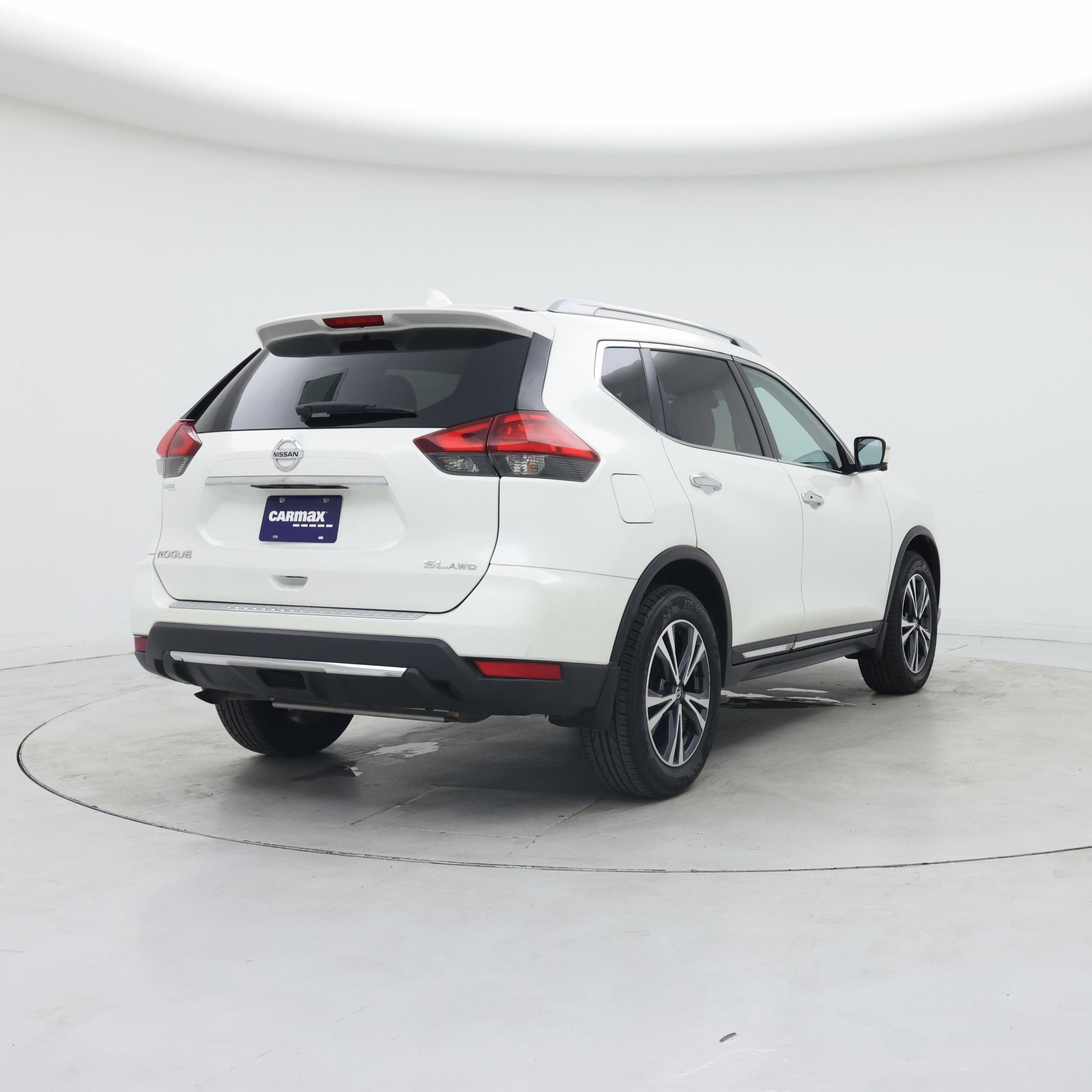 Thumbnail: 2017 Nissan Rogue - 8