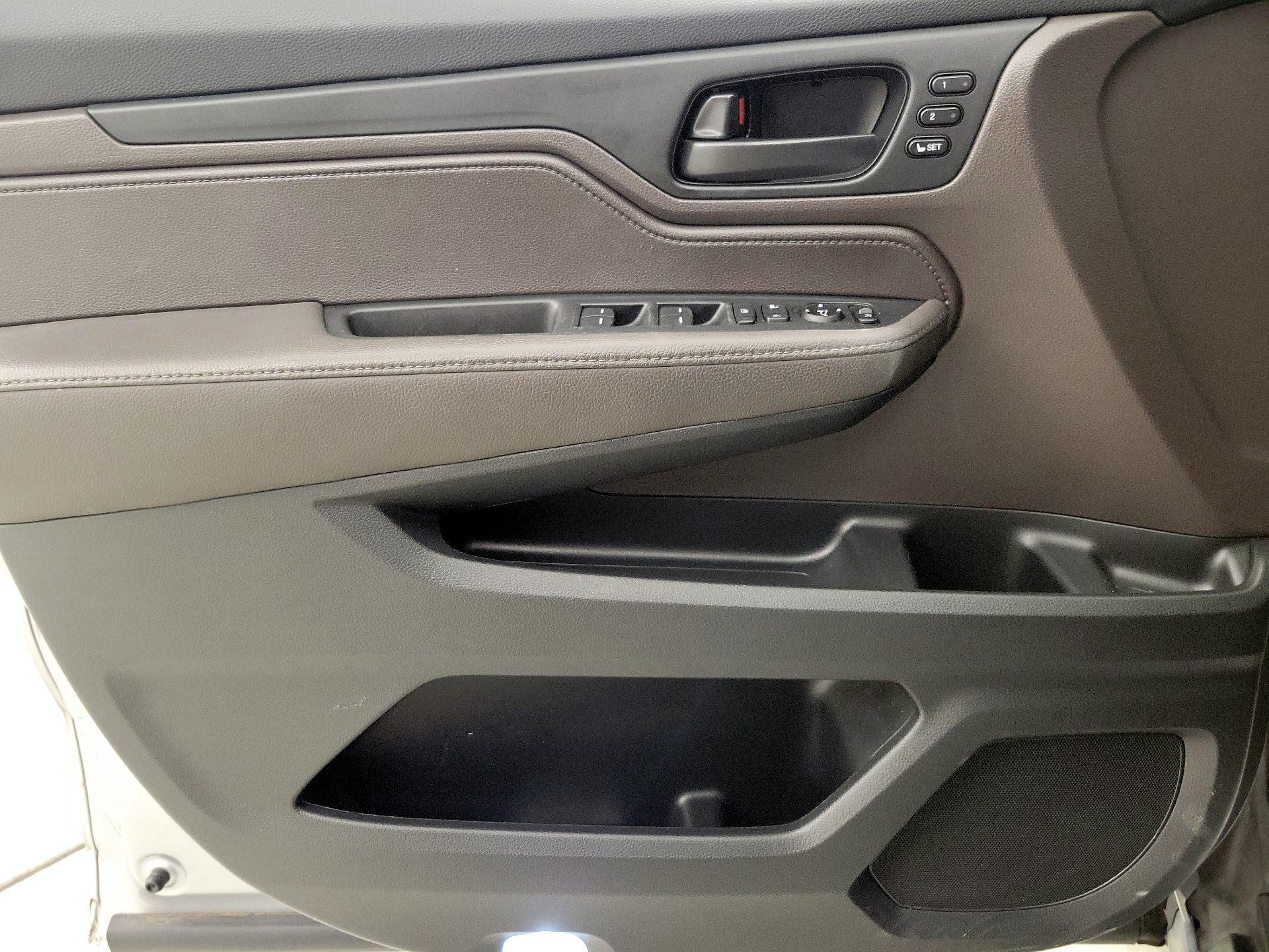 Thumbnail: 2019 Honda Odyssey - 12