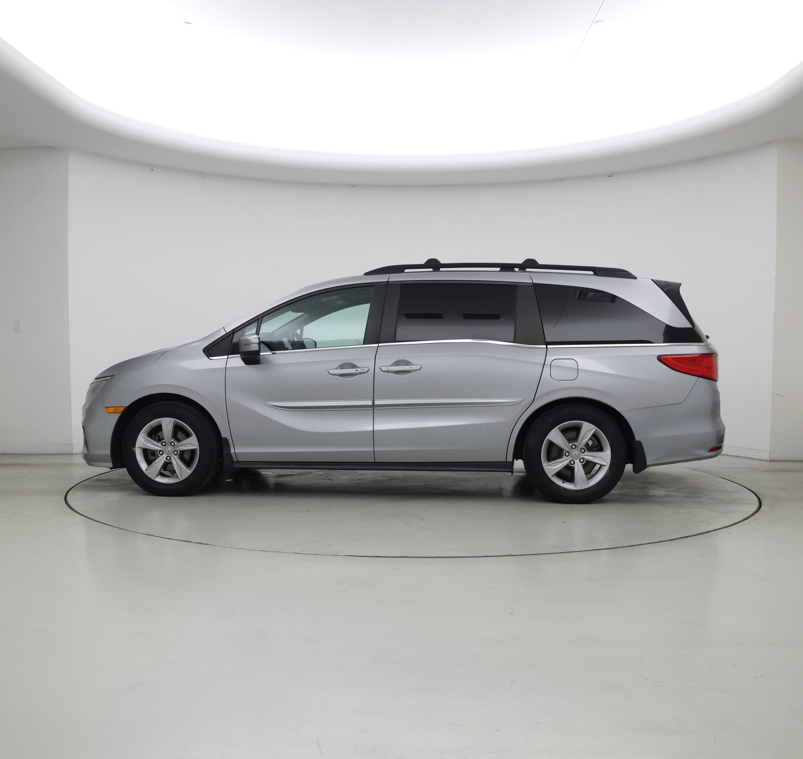 Thumbnail: 2019 Honda Odyssey - 3