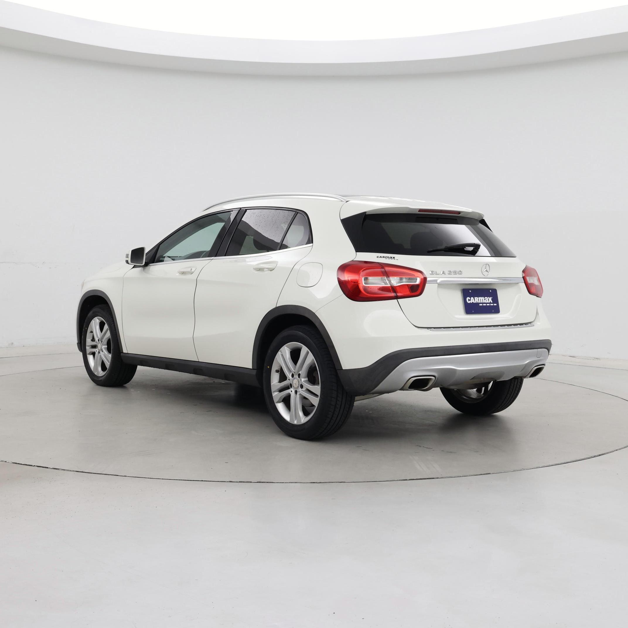 Thumbnail: 2015 Mercedes-Benz GLA - 2