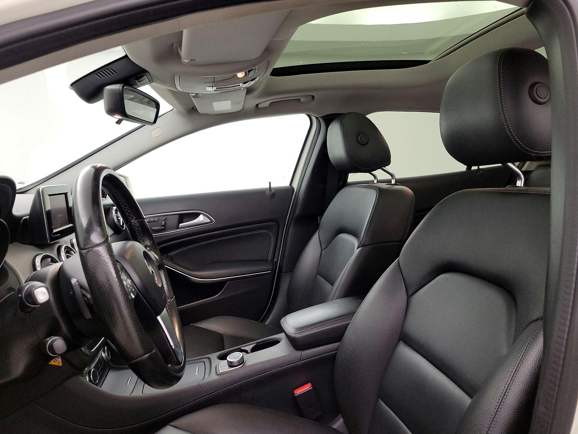 Thumbnail: 2015 Mercedes-Benz GLA - 19