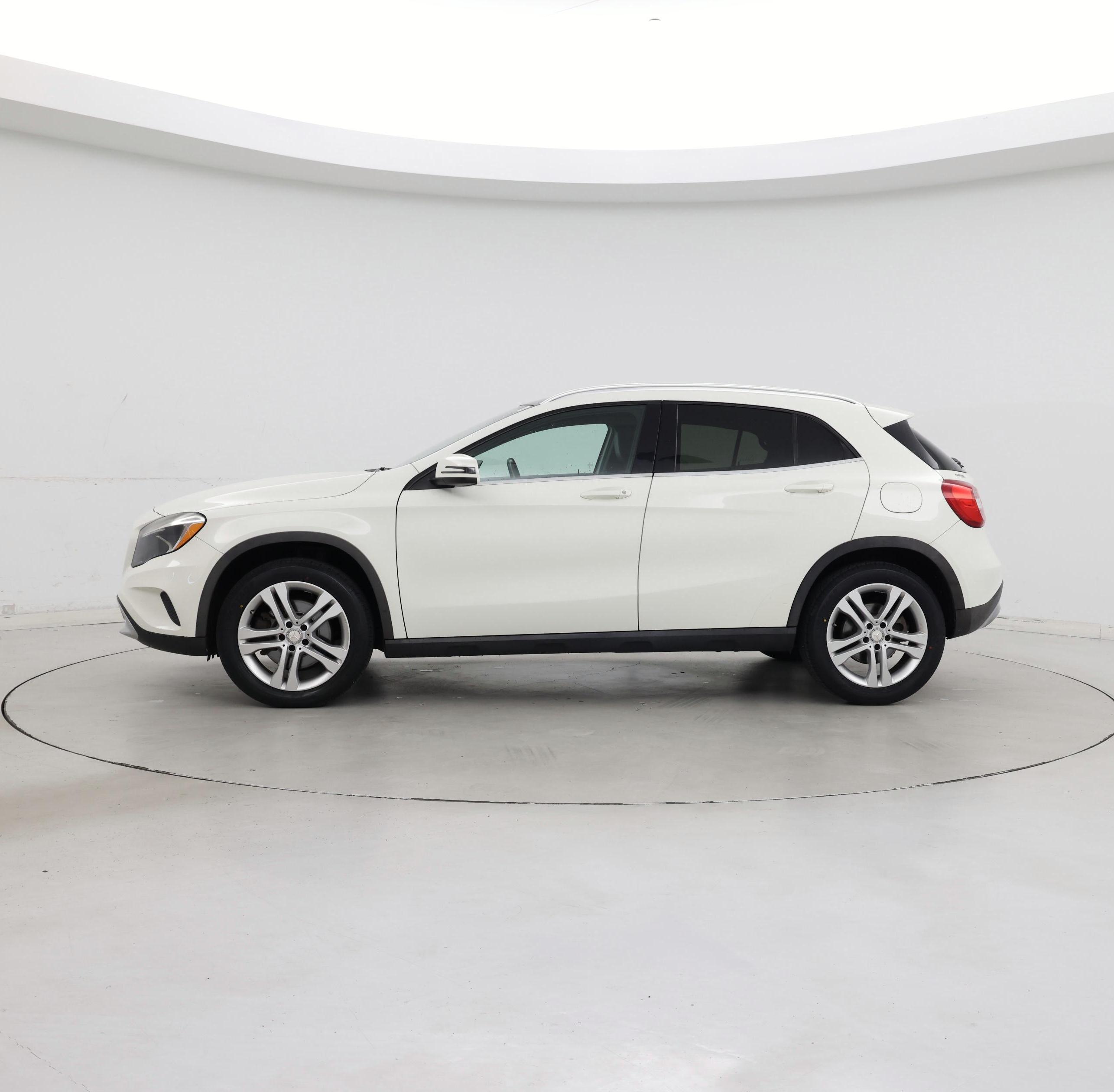 Thumbnail: 2015 Mercedes-Benz GLA - 3