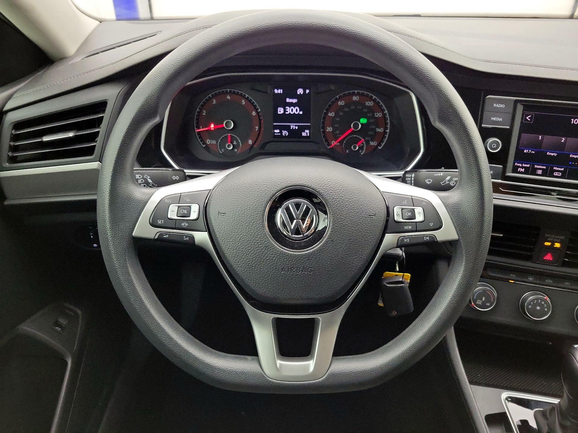Thumbnail: 2019 Volkswagen Jetta - 10