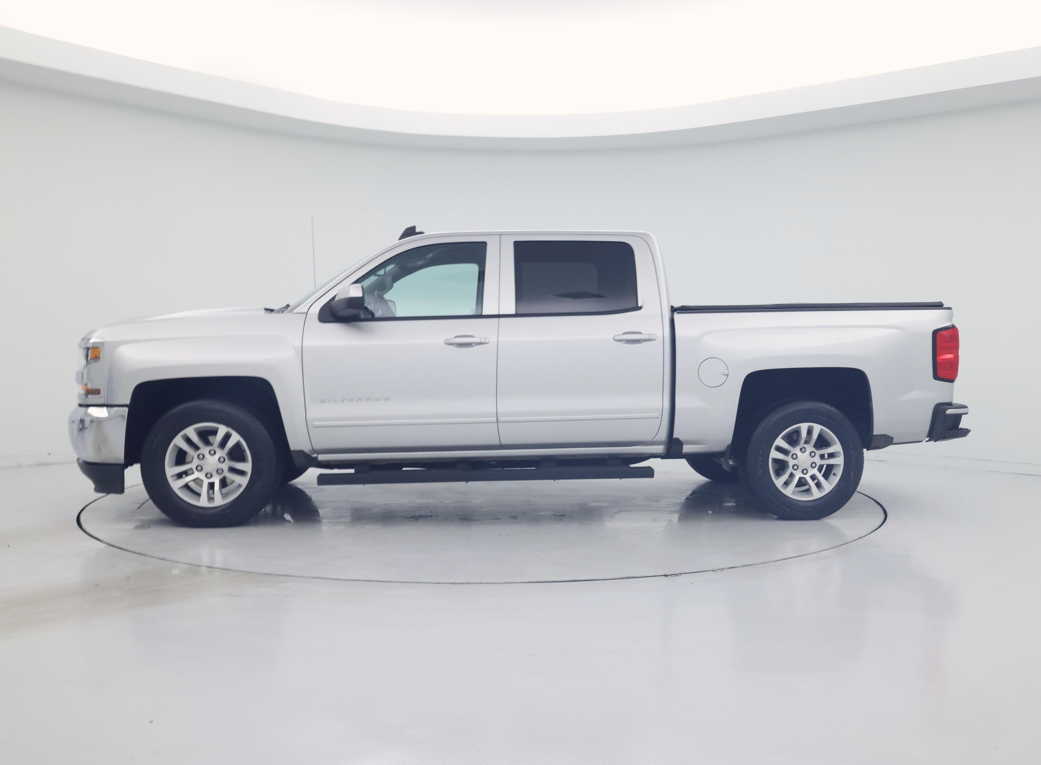 Thumbnail: 2018 Chevrolet Silverado 1500 - 3