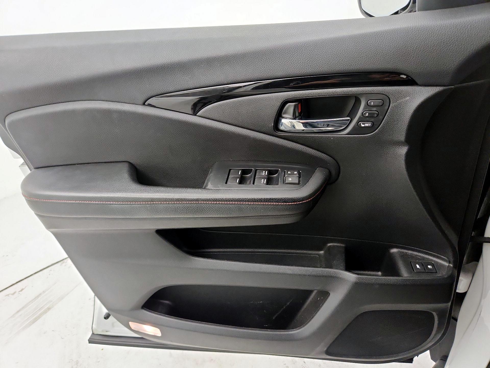 Thumbnail: 2021 Honda Pilot - 12