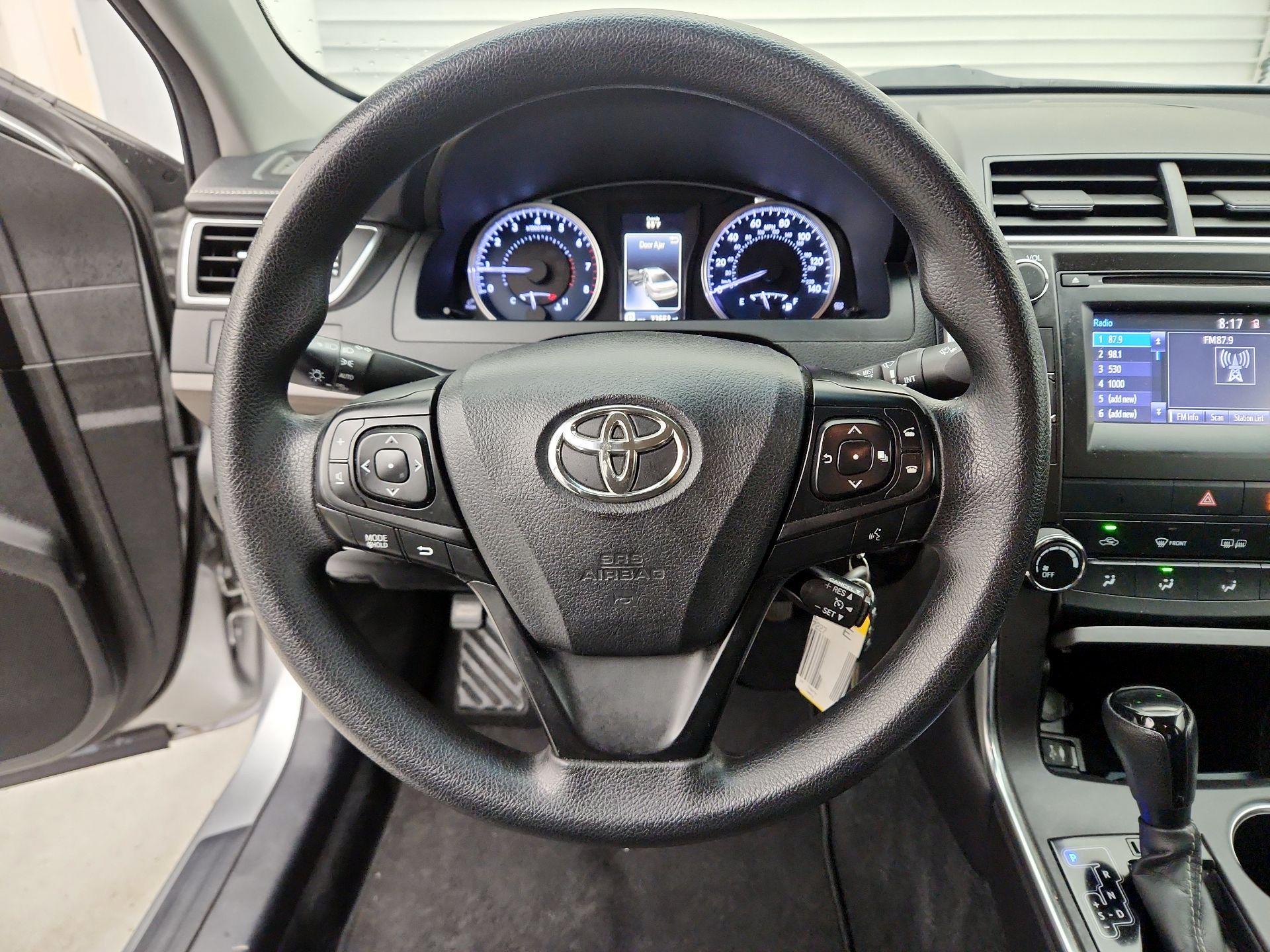 Thumbnail: 2016 Toyota Camry - 10