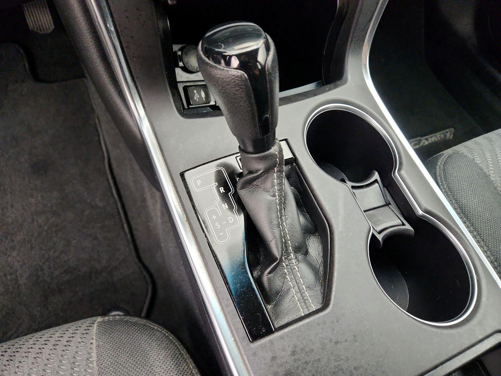Thumbnail: 2016 Toyota Camry - 17