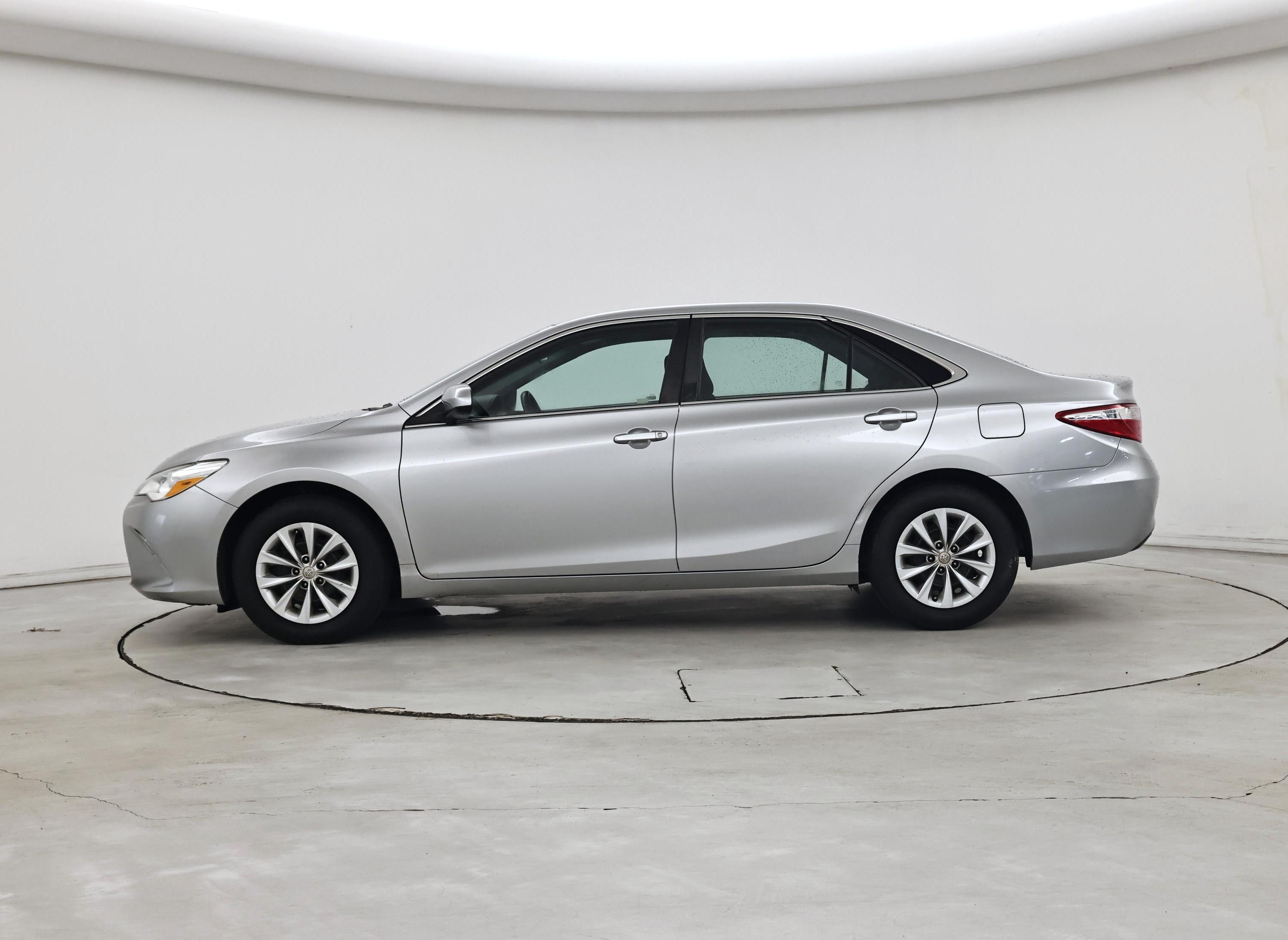 Thumbnail: 2016 Toyota Camry - 3