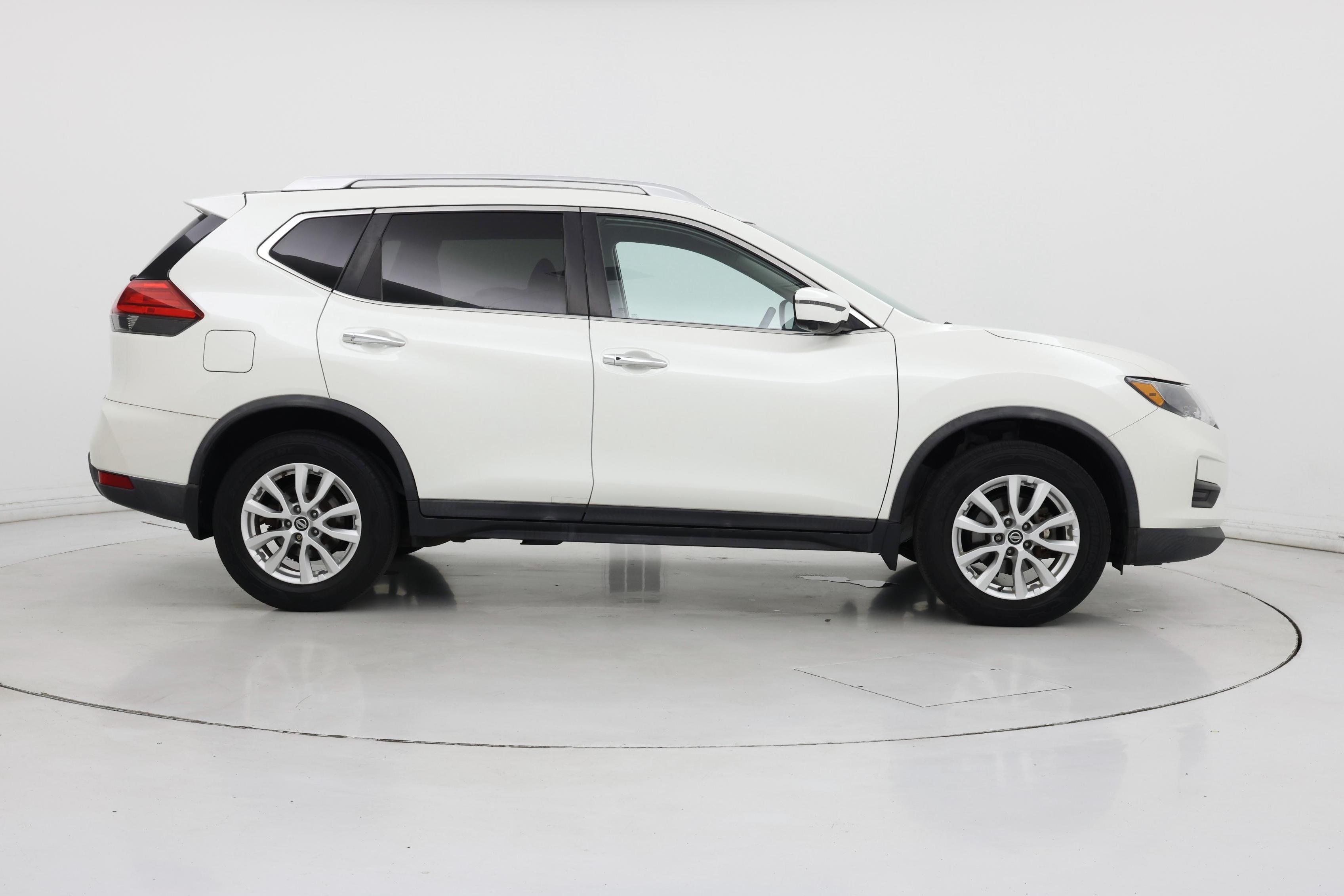 Thumbnail: 2017 Nissan Rogue - 7
