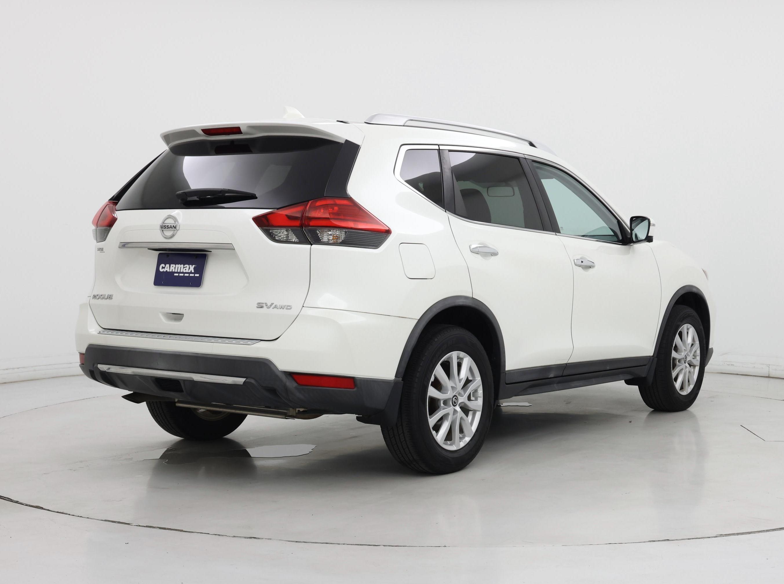 Thumbnail: 2017 Nissan Rogue - 8