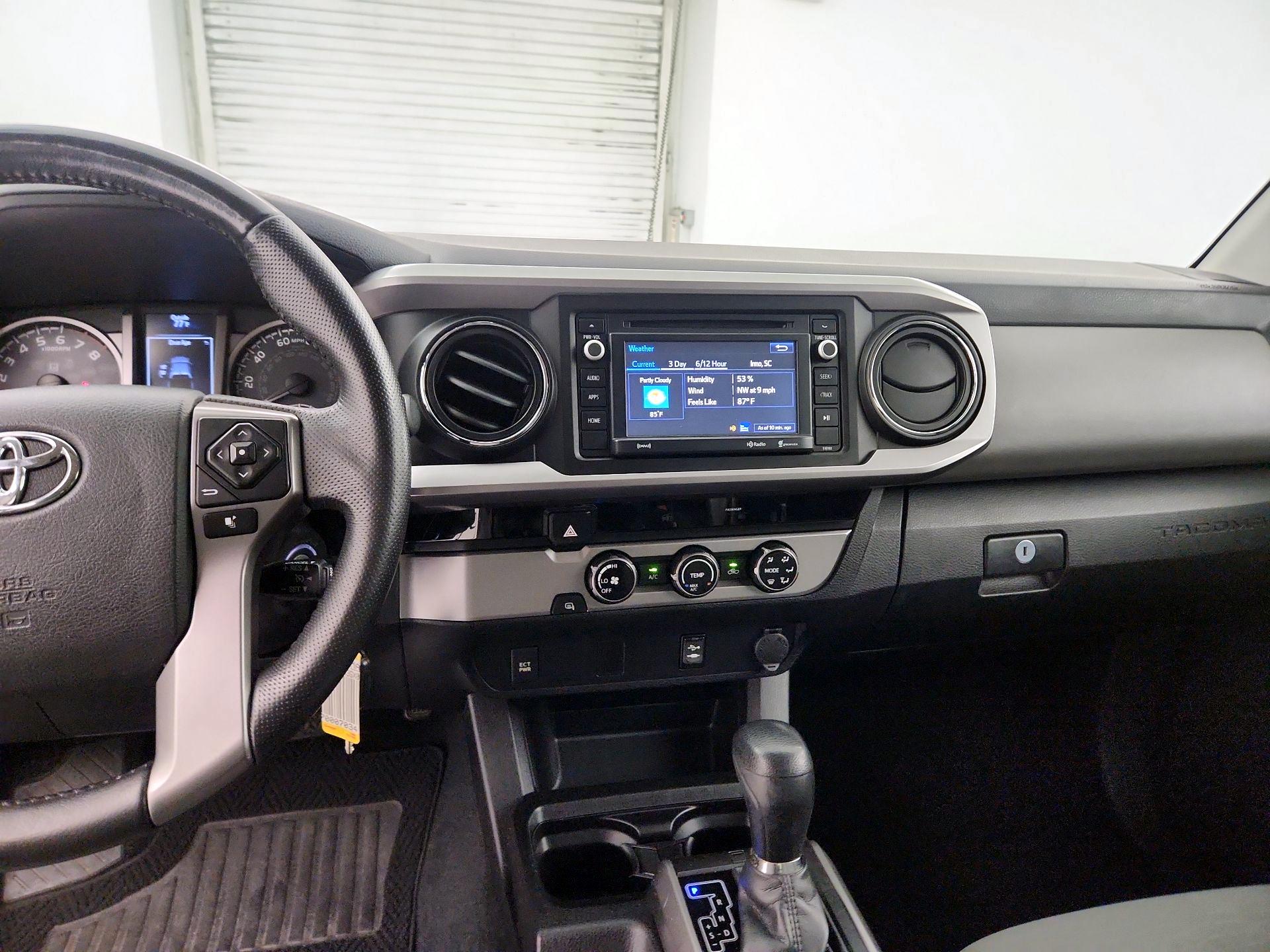 Thumbnail: 2016 Toyota Tacoma - 9