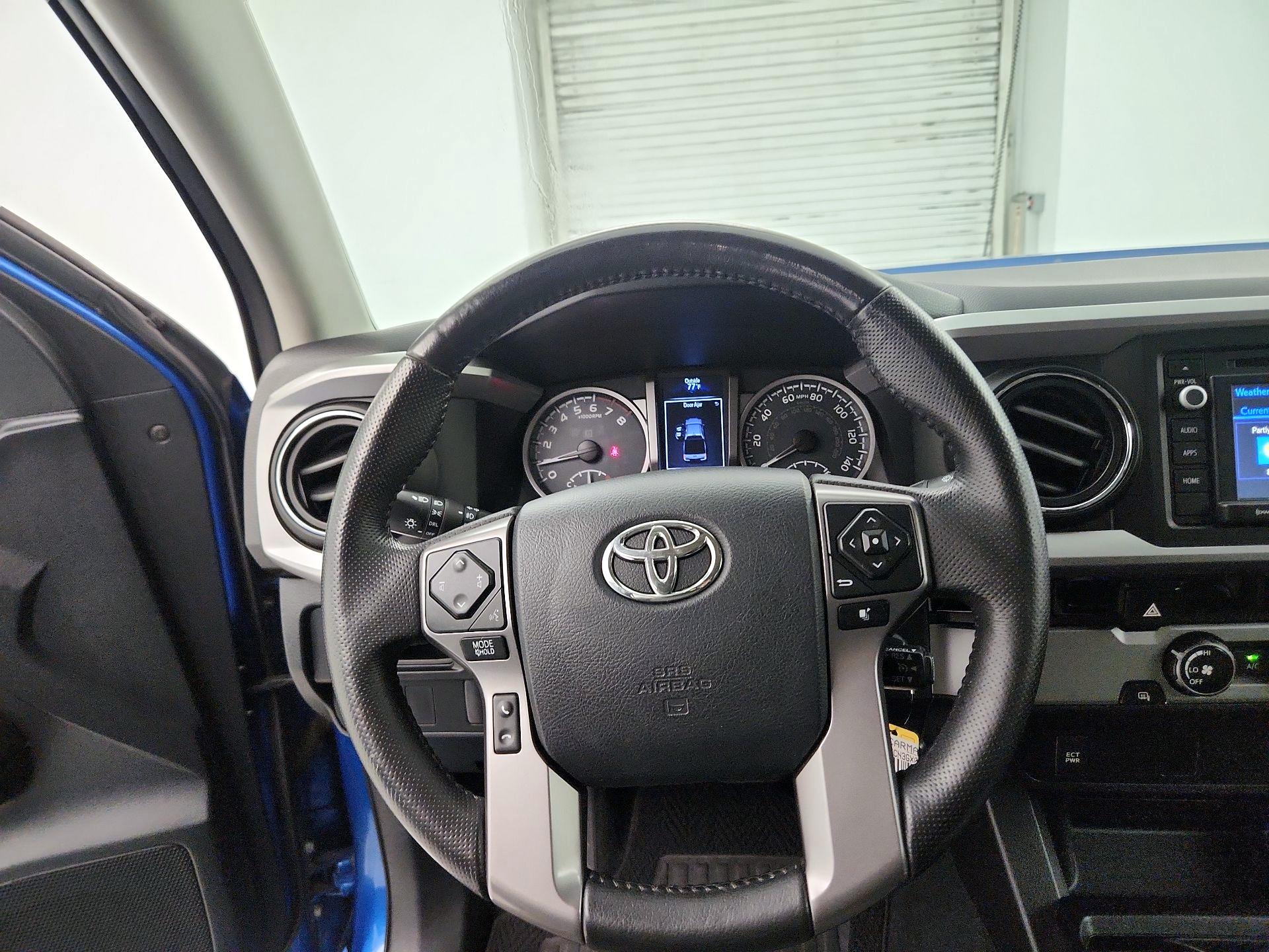 Thumbnail: 2016 Toyota Tacoma - 10