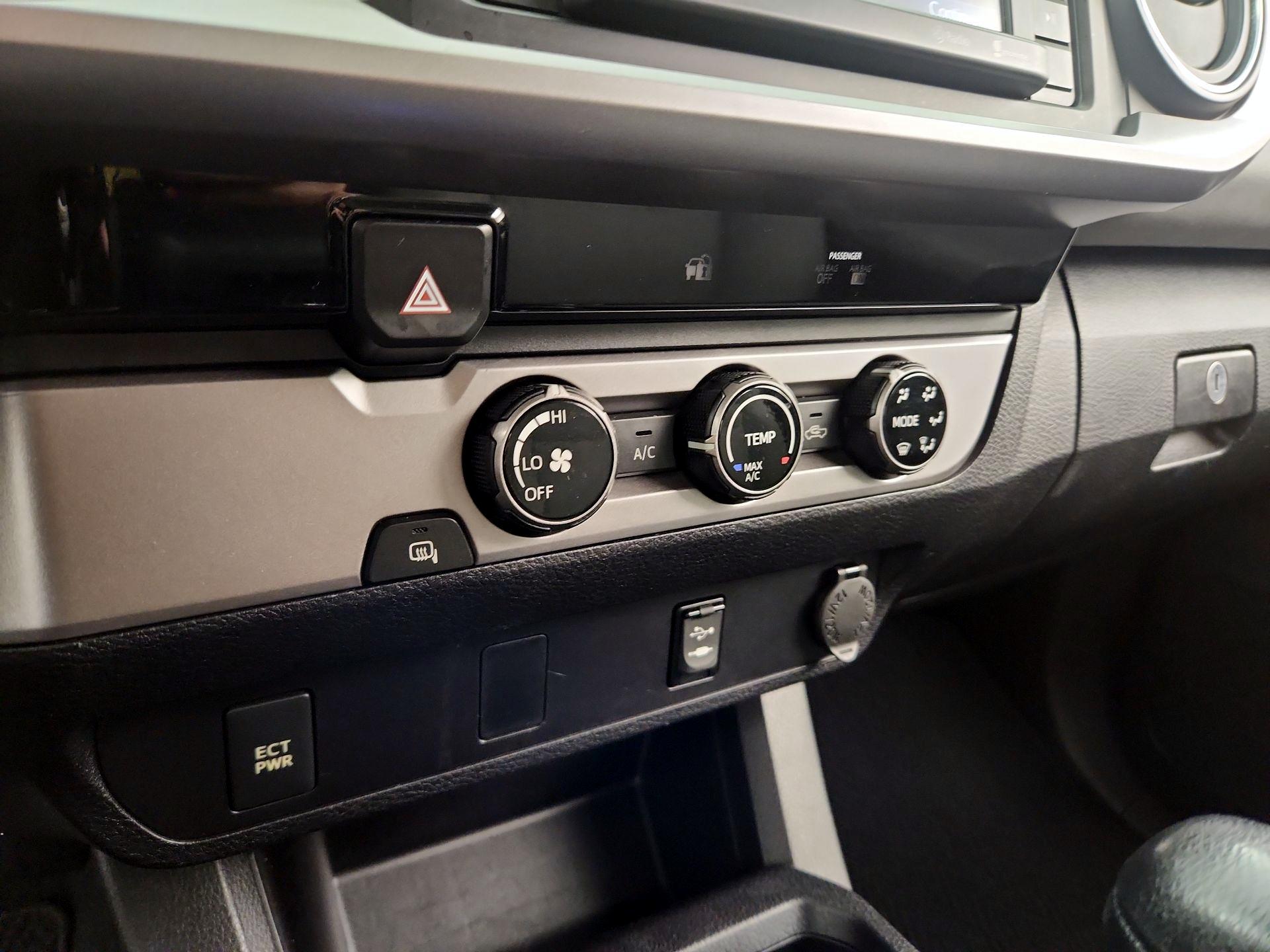 Thumbnail: 2016 Toyota Tacoma - 16
