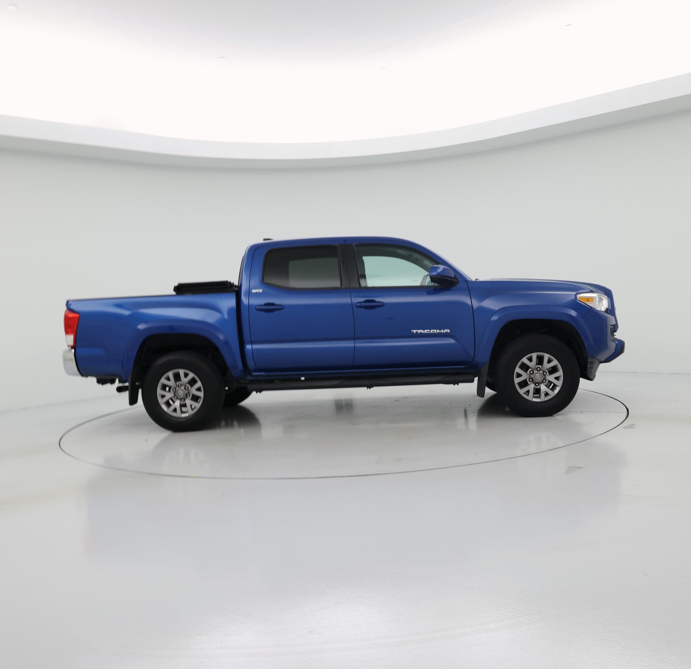 Thumbnail: 2016 Toyota Tacoma - 7