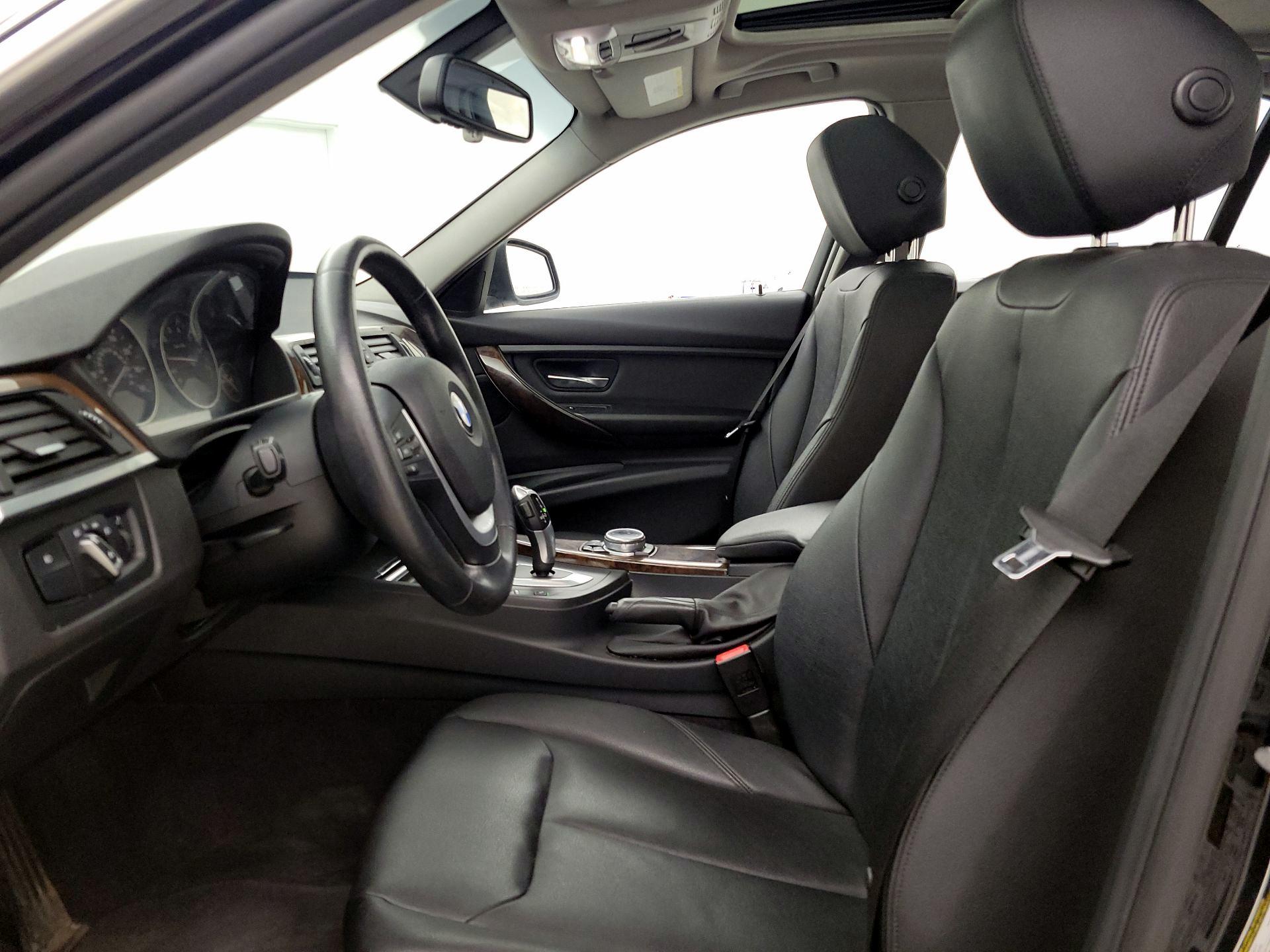 Thumbnail: 2015 BMW 3 Series - 11
