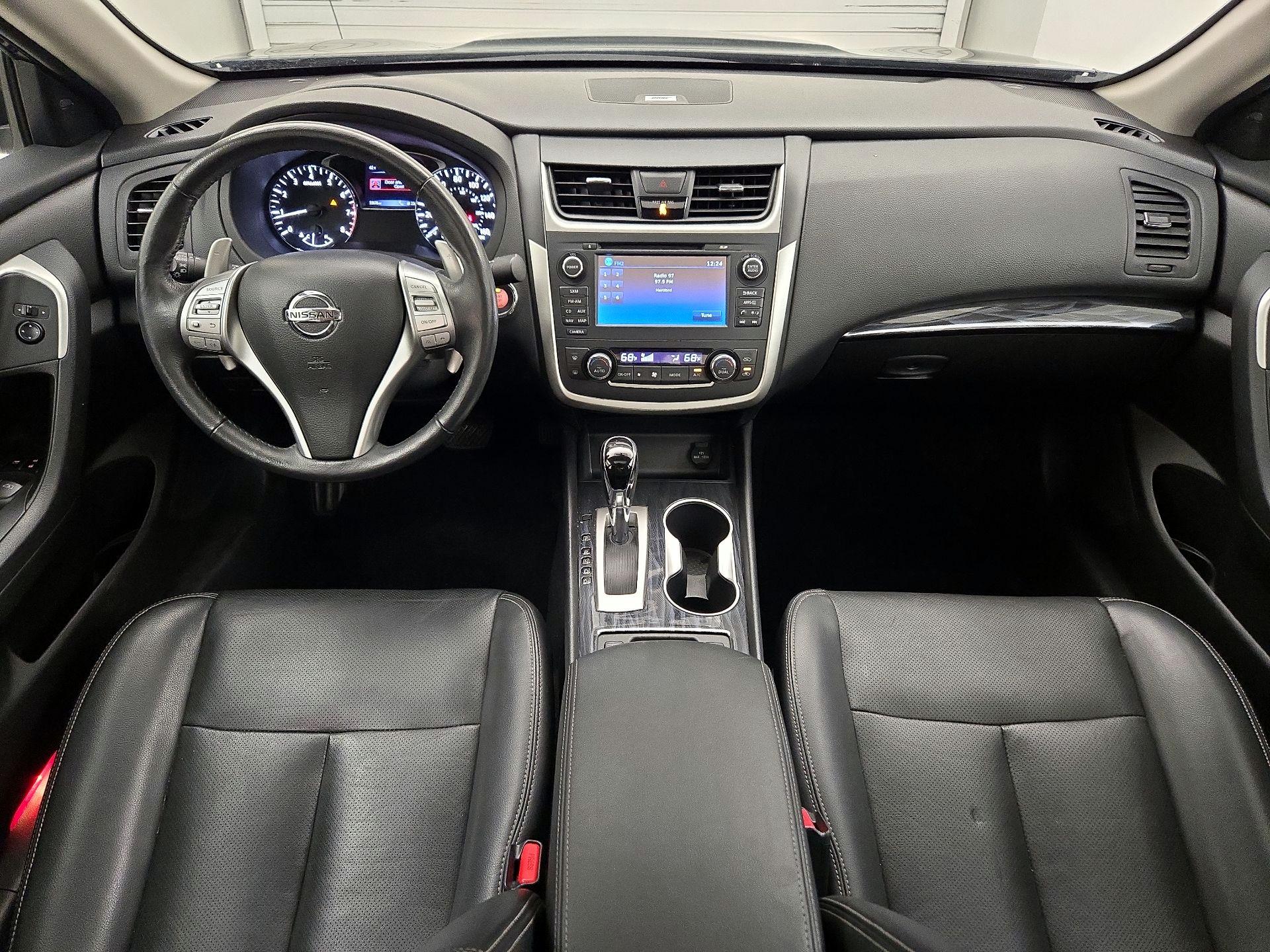 Thumbnail: 2016 Nissan Altima - 9