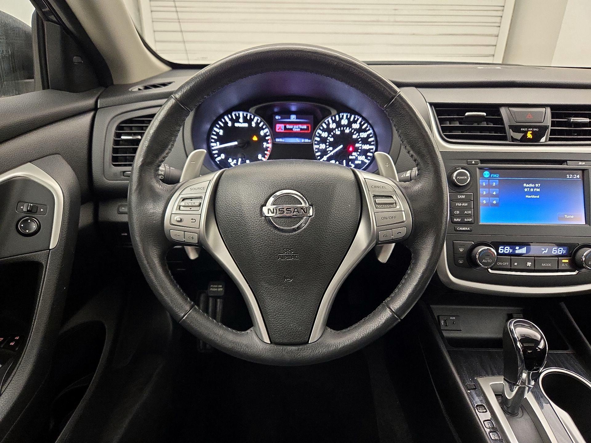 Thumbnail: 2016 Nissan Altima - 10