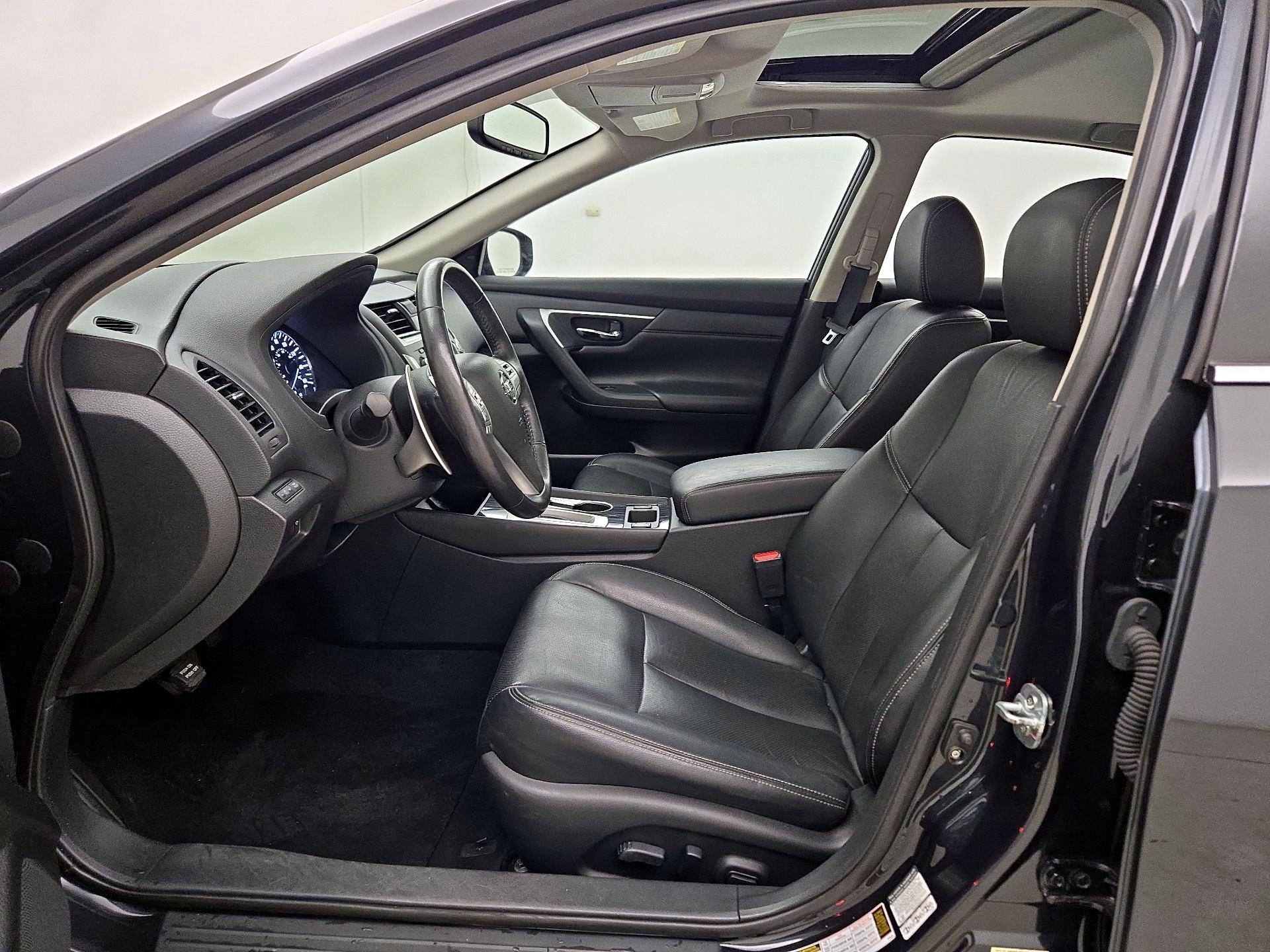 Thumbnail: 2016 Nissan Altima - 11