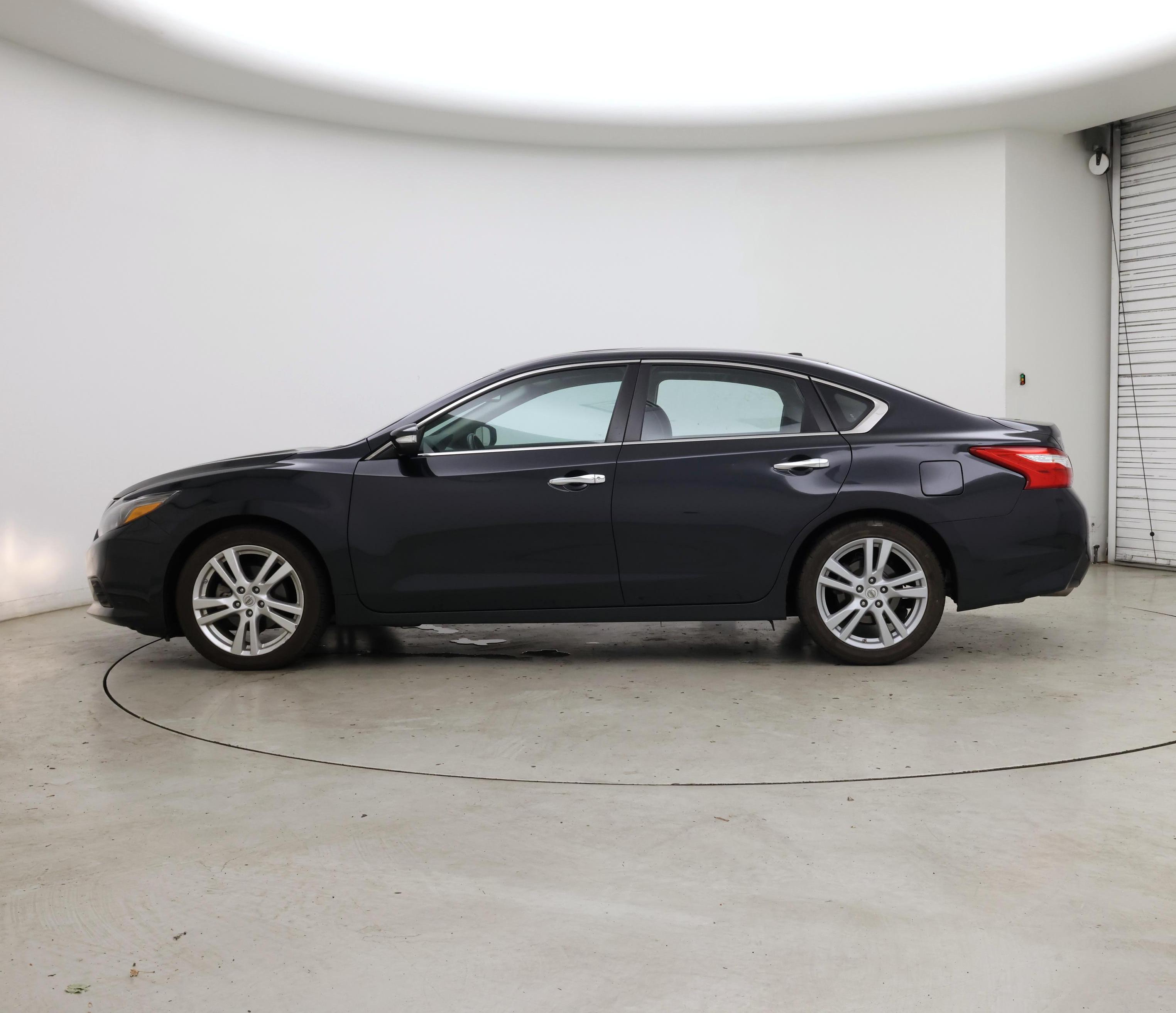 Thumbnail: 2016 Nissan Altima - 3