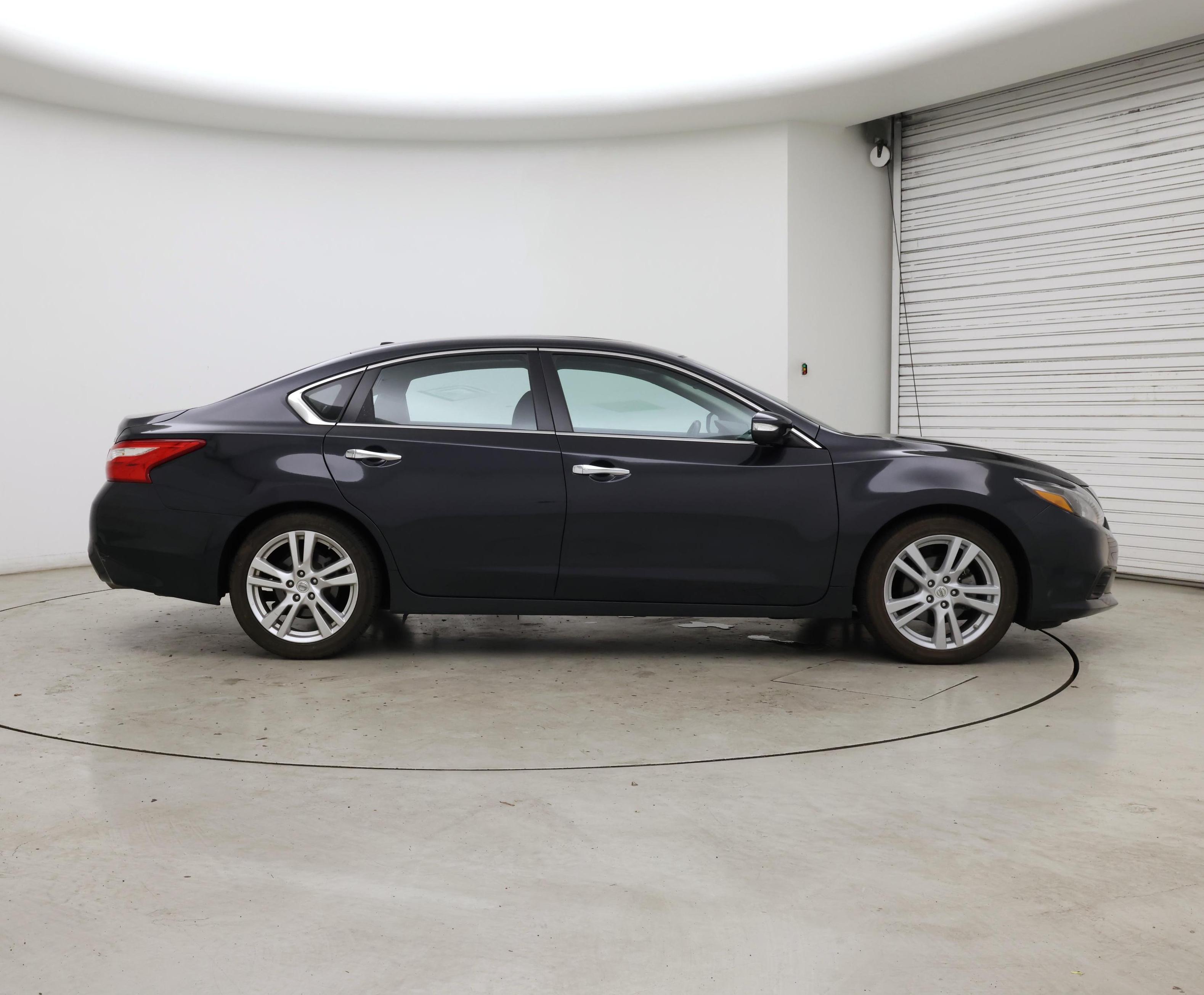 Thumbnail: 2016 Nissan Altima - 7