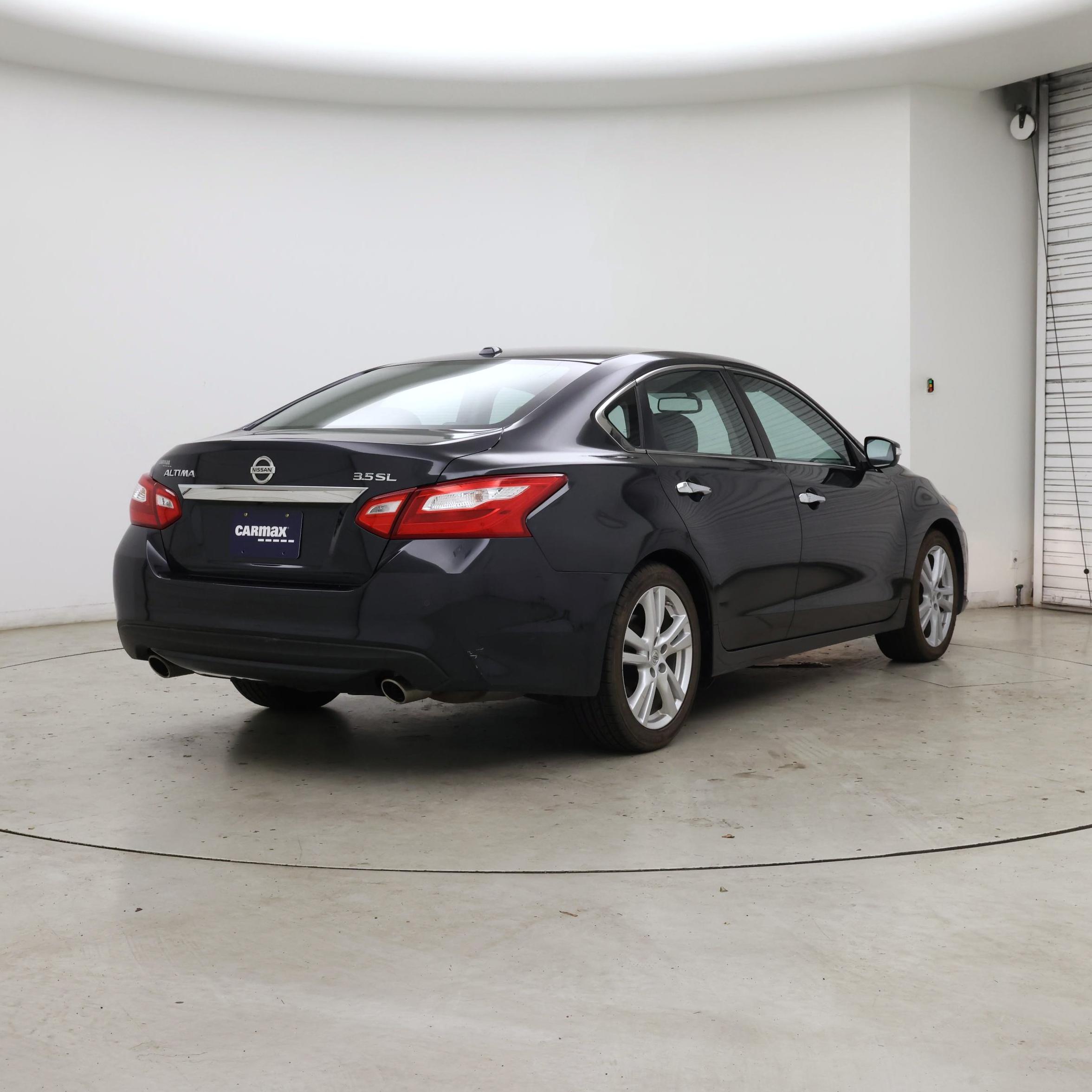 Thumbnail: 2016 Nissan Altima - 8