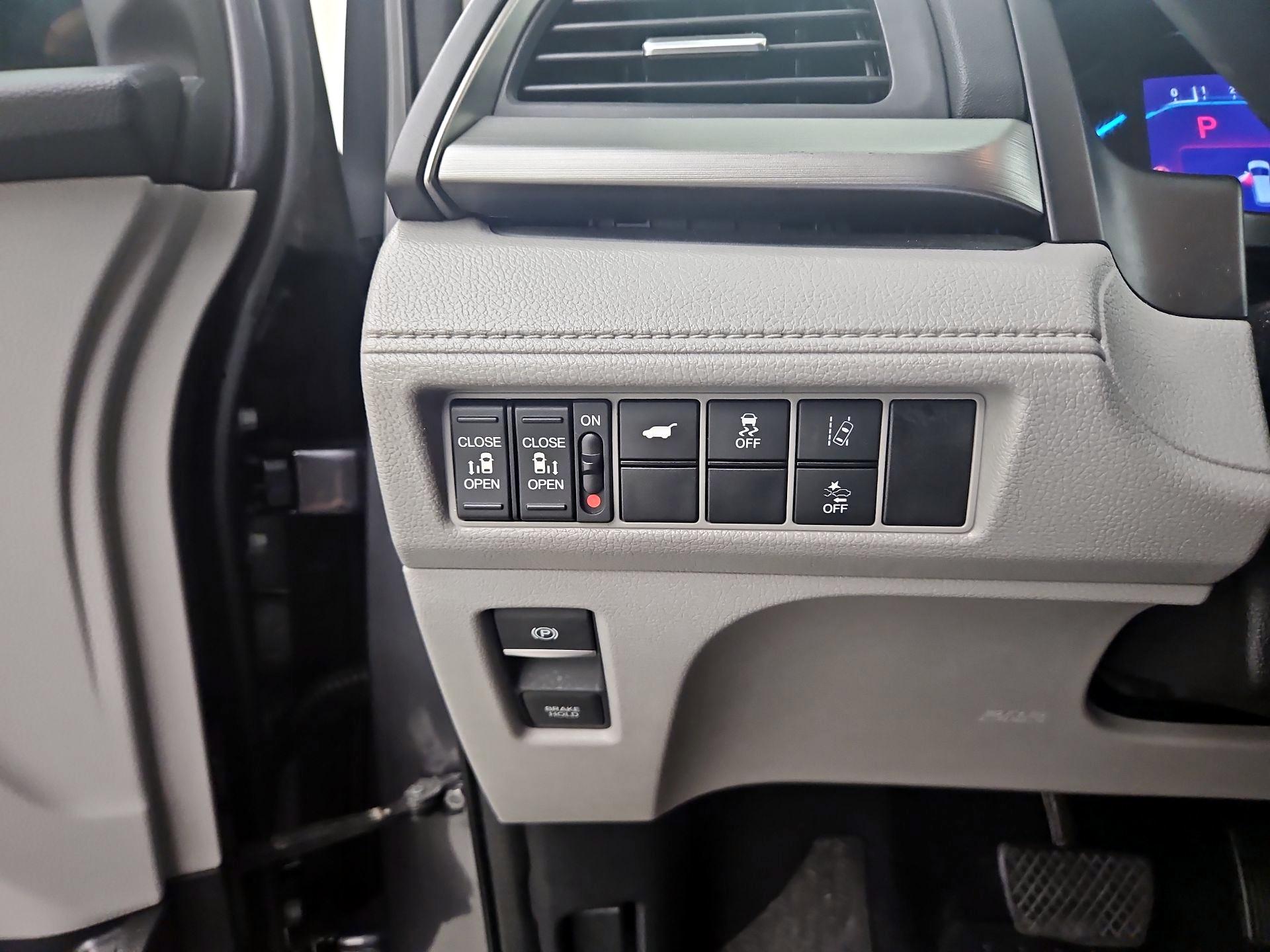 Thumbnail: 2019 Honda Odyssey - 11