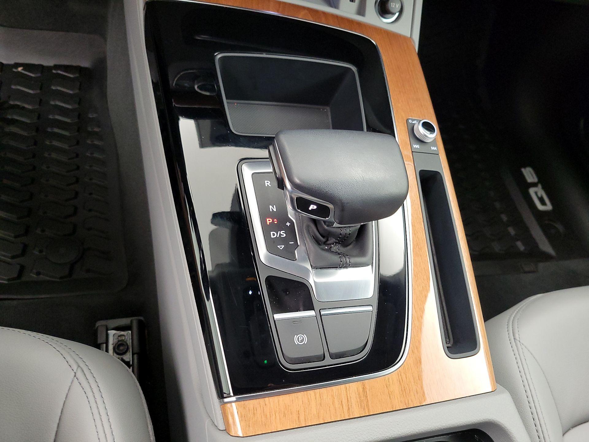 Thumbnail: 2023 Audi Q5 - 17
