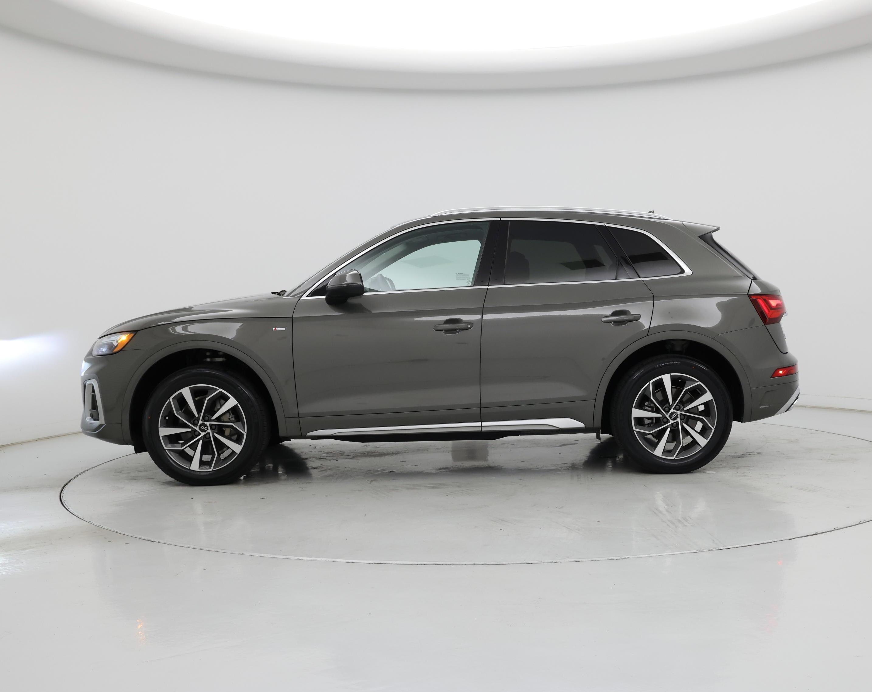 Thumbnail: 2023 Audi Q5 - 3