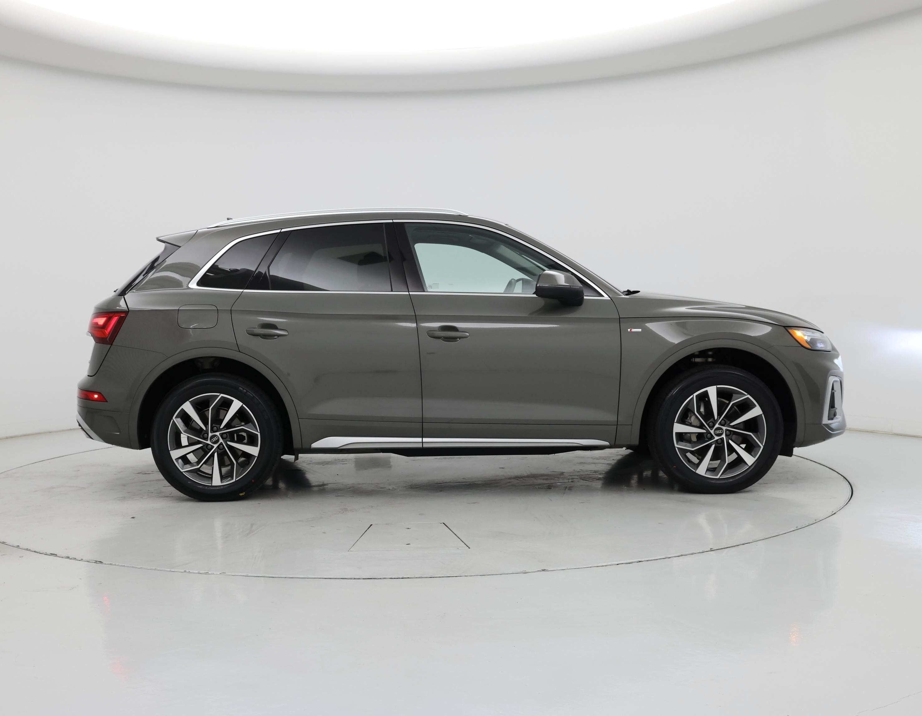 Thumbnail: 2023 Audi Q5 - 7