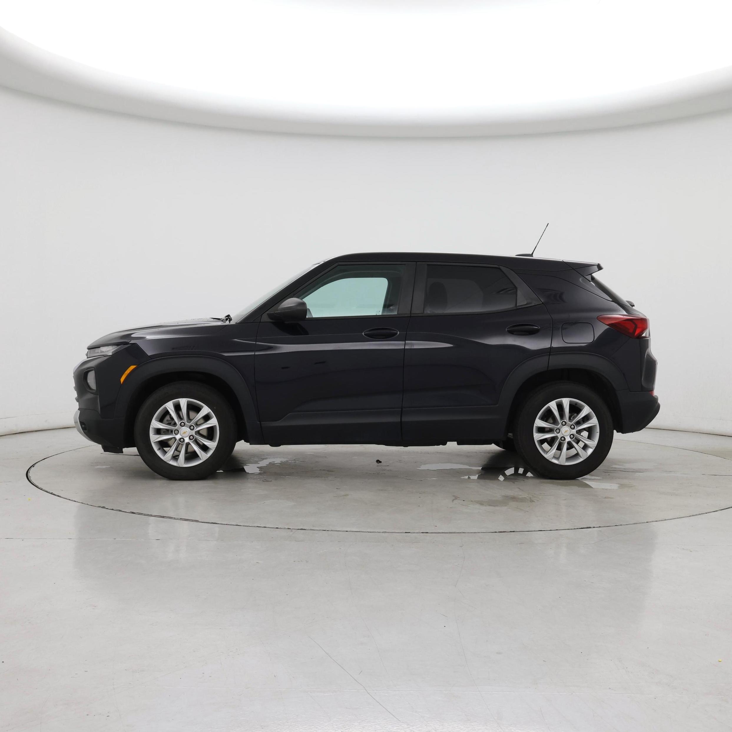 Thumbnail: 2021 Chevrolet TrailBlazer - 3